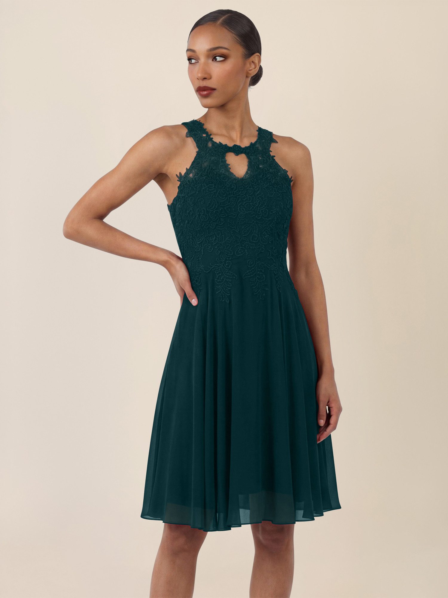 Apart Cocktailkleid mit floraler Spitzenpracht günstig online kaufen