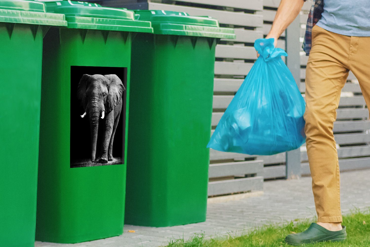 Sticker, Mülleimer-aufkleber, Weiß Wandsticker Tiere Schwarz MuchoWow - - - Wilde Container, (1 St), Elefant Mülltonne, Abfalbehälter