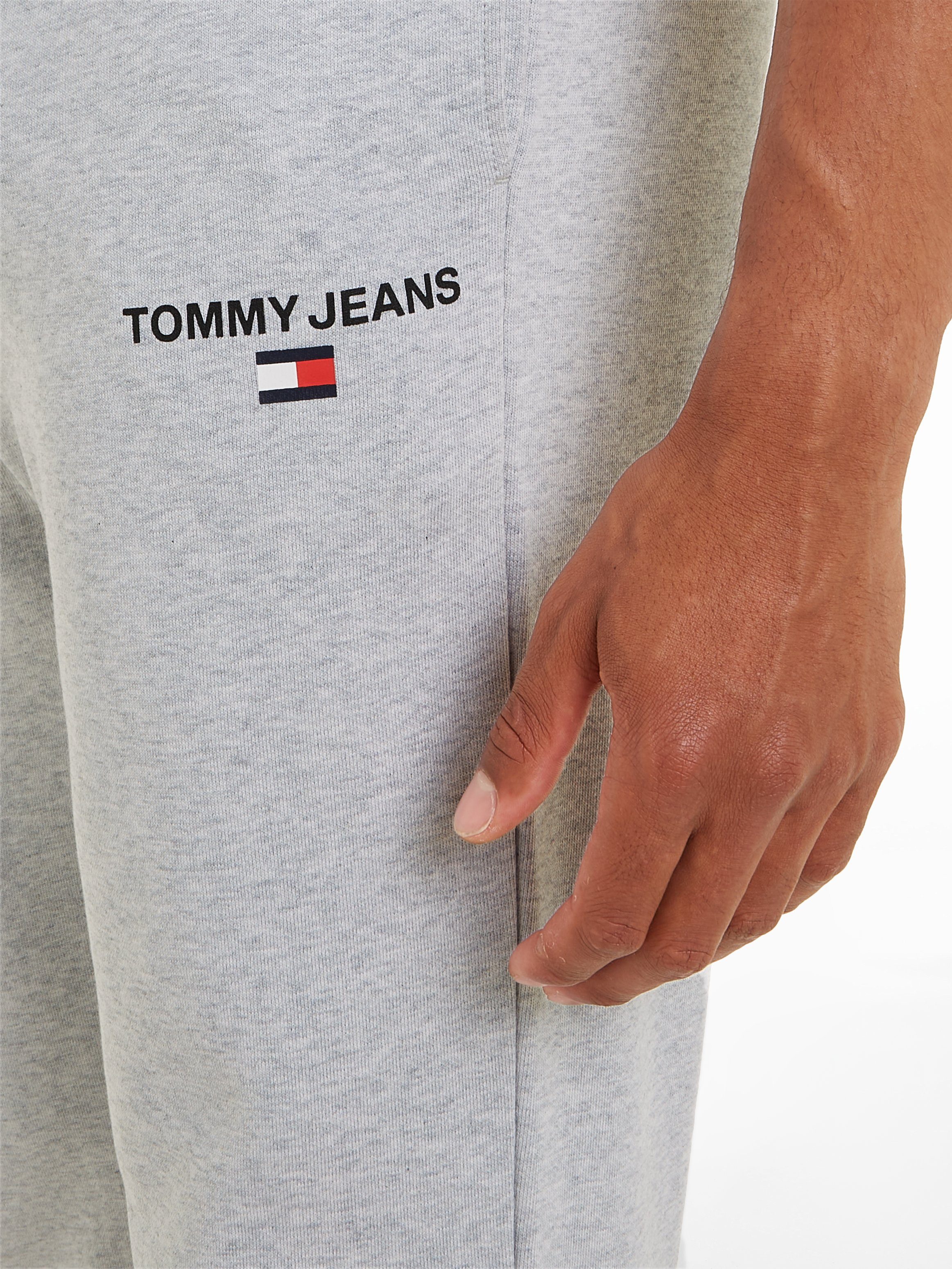 ENTRY Htr TJM Tommy Jeans REG Silver Grey JOGGER Sweathose GRAPHIC