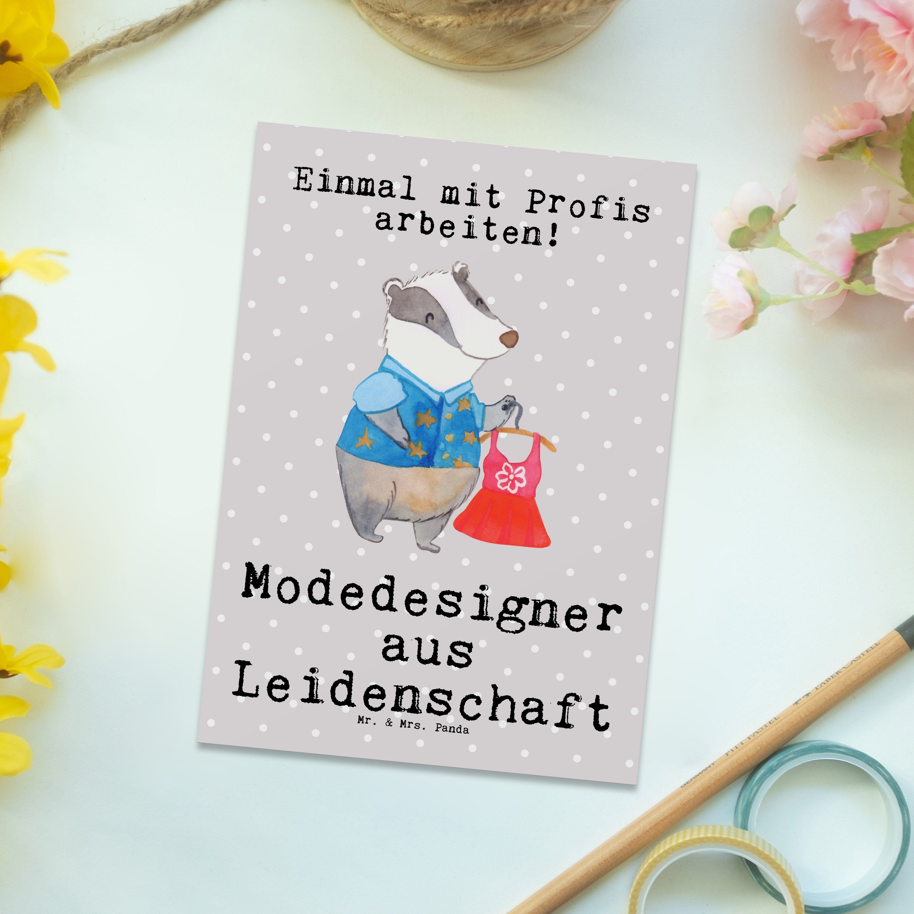 Mr. & Mrs. Panda Postkarte Modedesigner aus Leidenschaft - Grau Pastell - Geschenk, Dankeschön