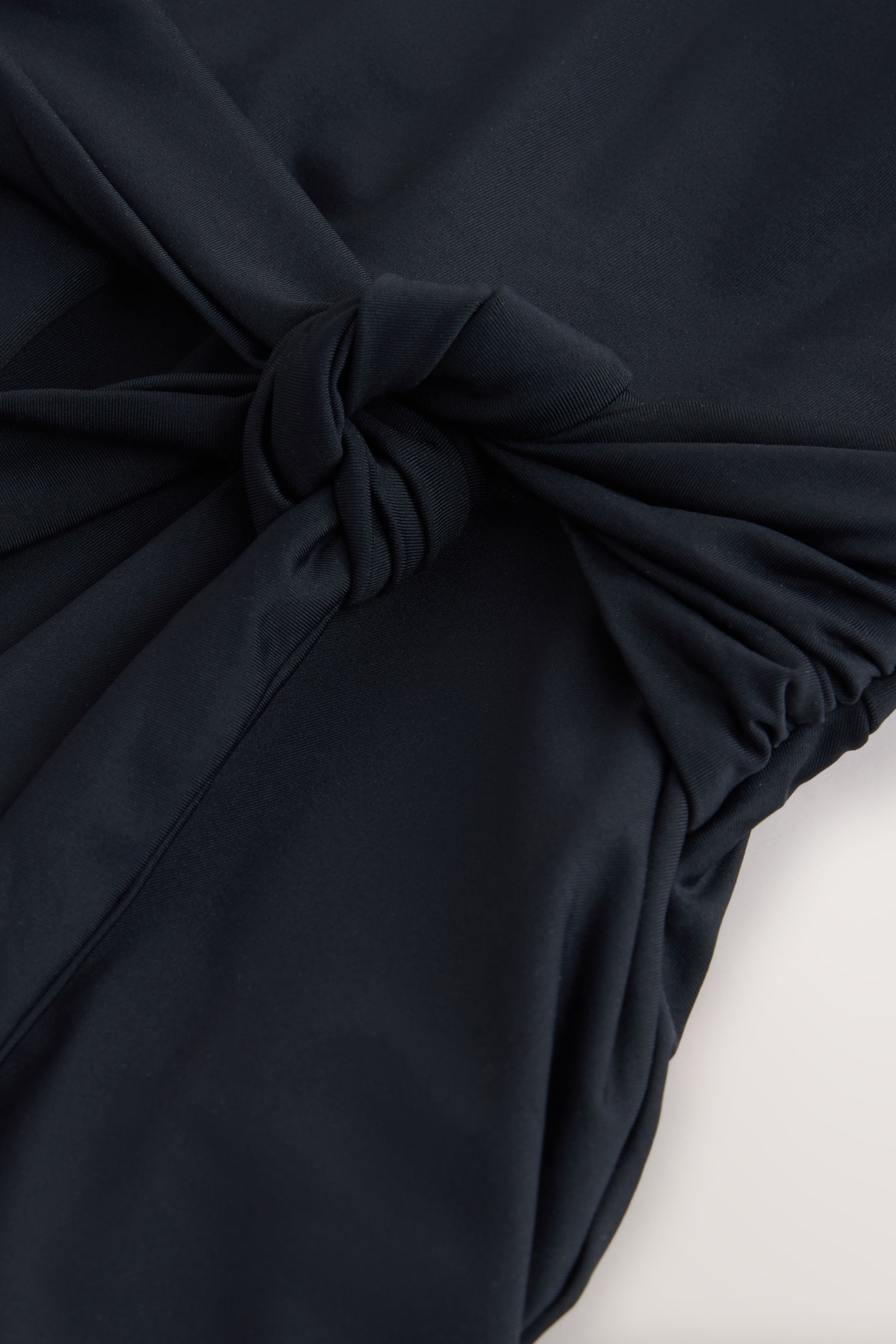 Next Badeanzug Bauchformendes Badekleid mit Röckchen (1-St)