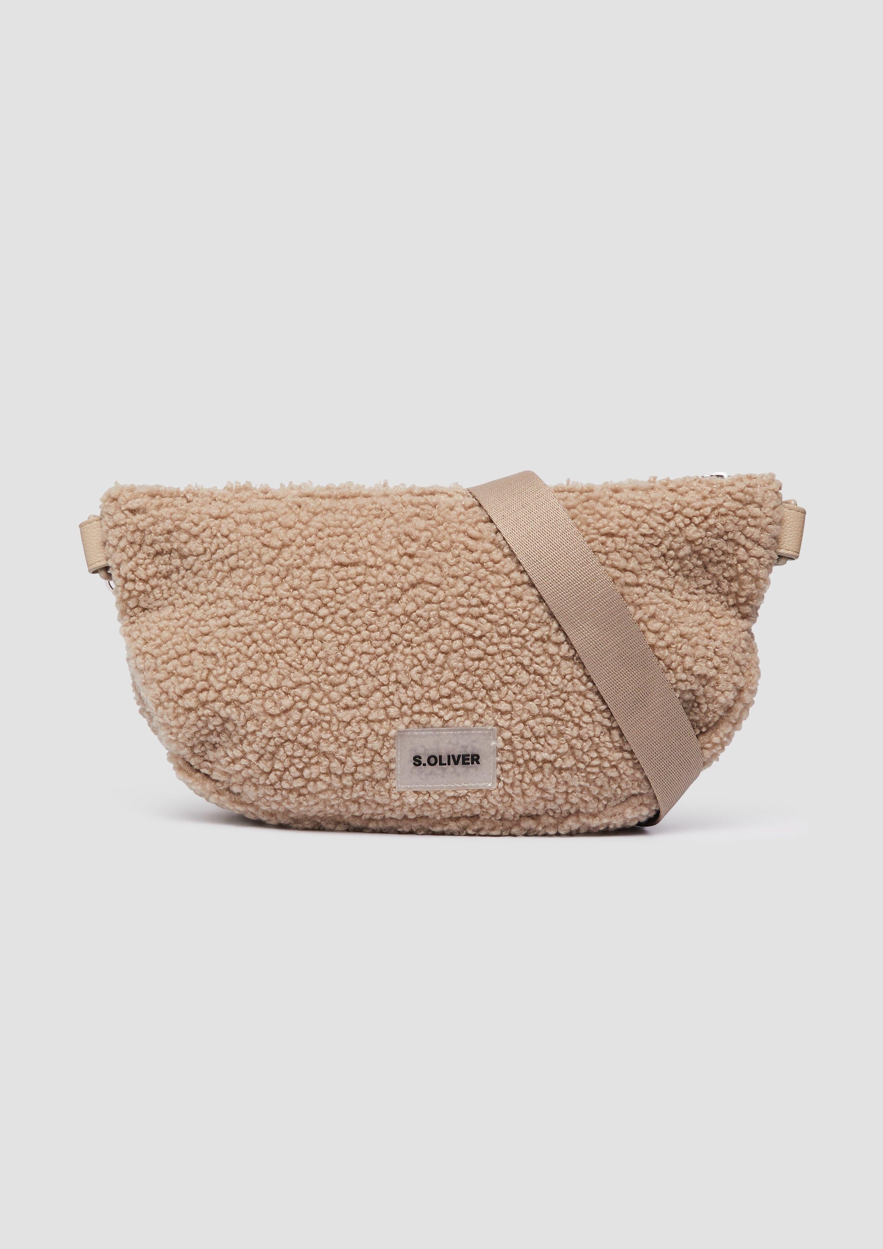 s.Oliver Tragetasche Crossbody-Bag aus Teddyplüsch günstig online kaufen