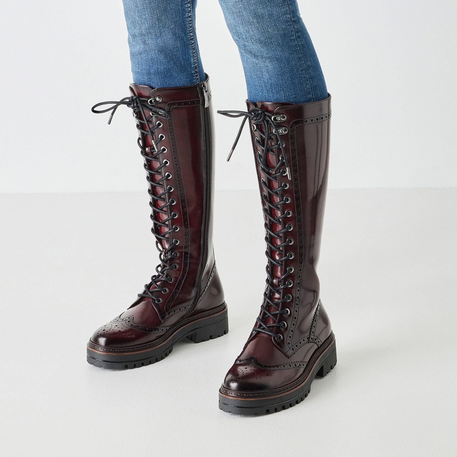 Tamaris Schnürstiefel, Blockabsatz, Langschaftstiefel mit trendiger Lyrolochung