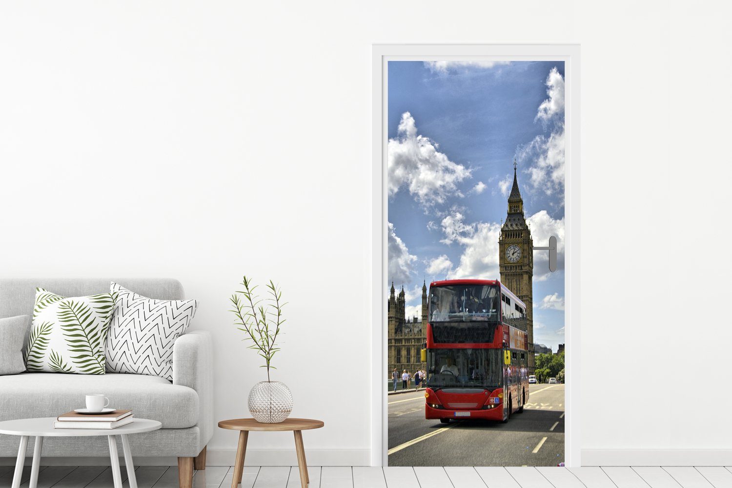 Türaufkleber, Fototapete London, 75x205 cm Bus roter mitten für St), Matt, Tür, Türtapete Ein bedruckt, in (1 MuchoWow