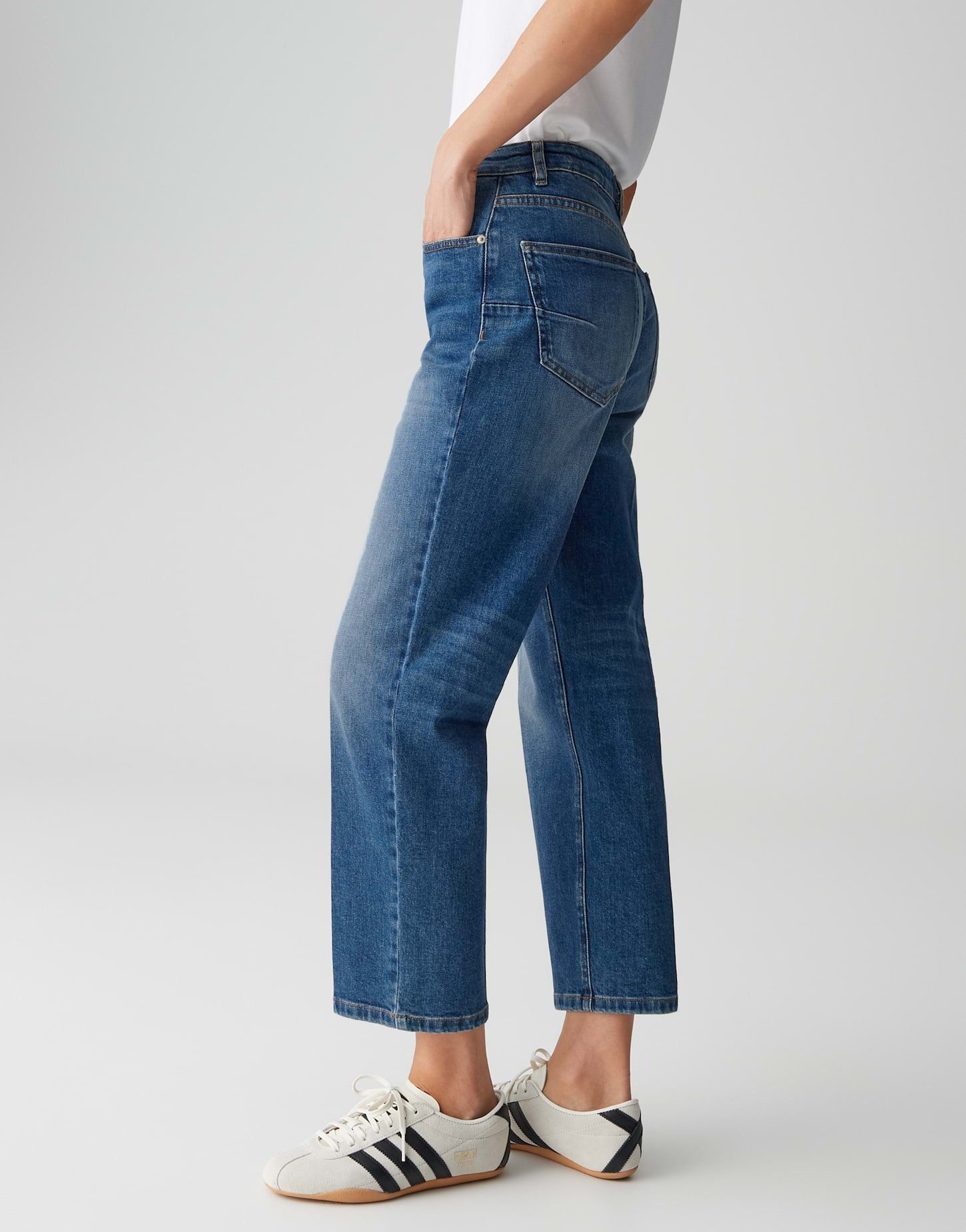 OPUS 5-Pocket-Jeans LANAH LIVELY Straight aus Dry Indigo® Mid Rise gerader Beinverlauf, fester Griff