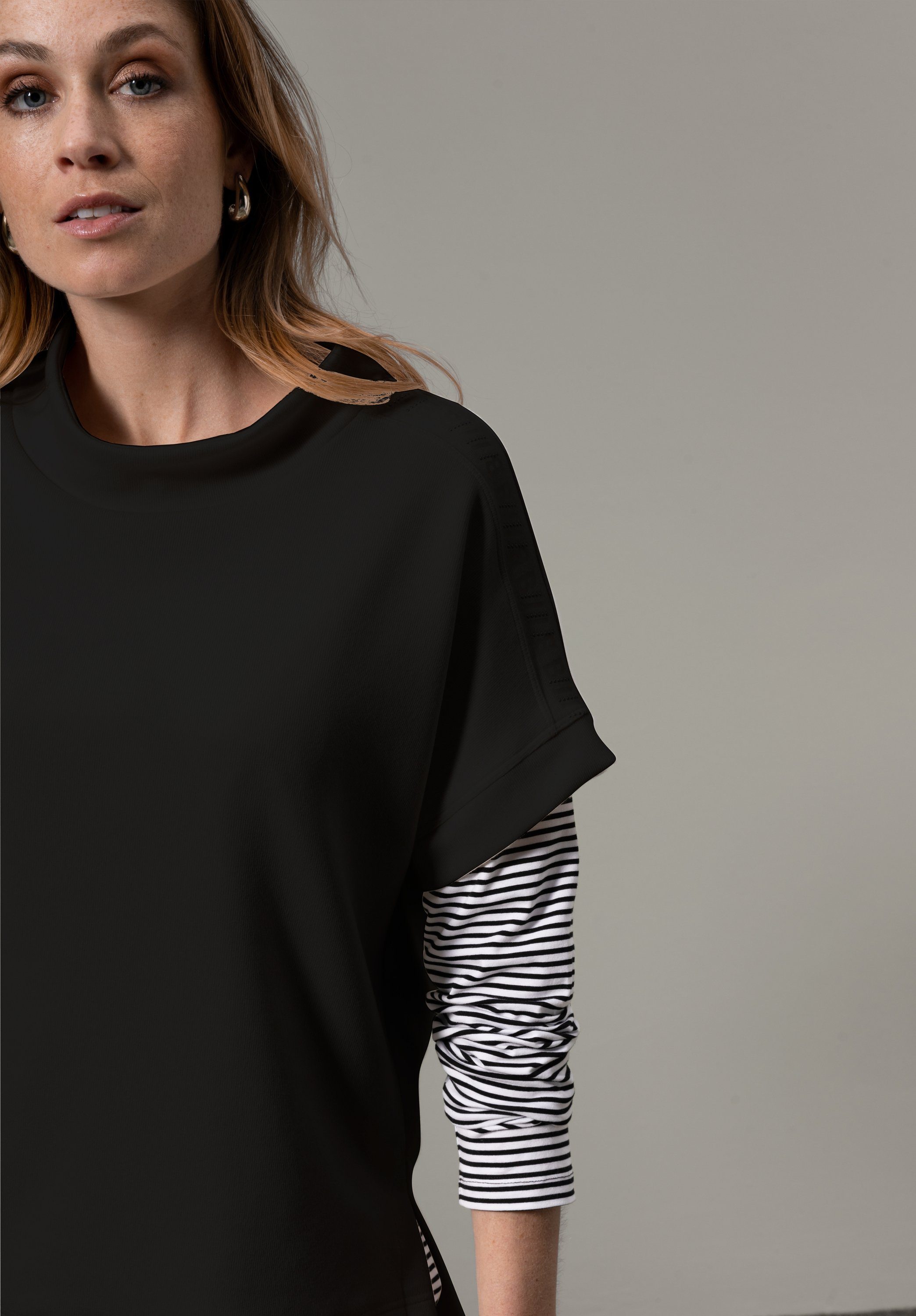 bianca Kurzarmshirt black aus softer Schulterdetails mit IDA Jersey-Qualität