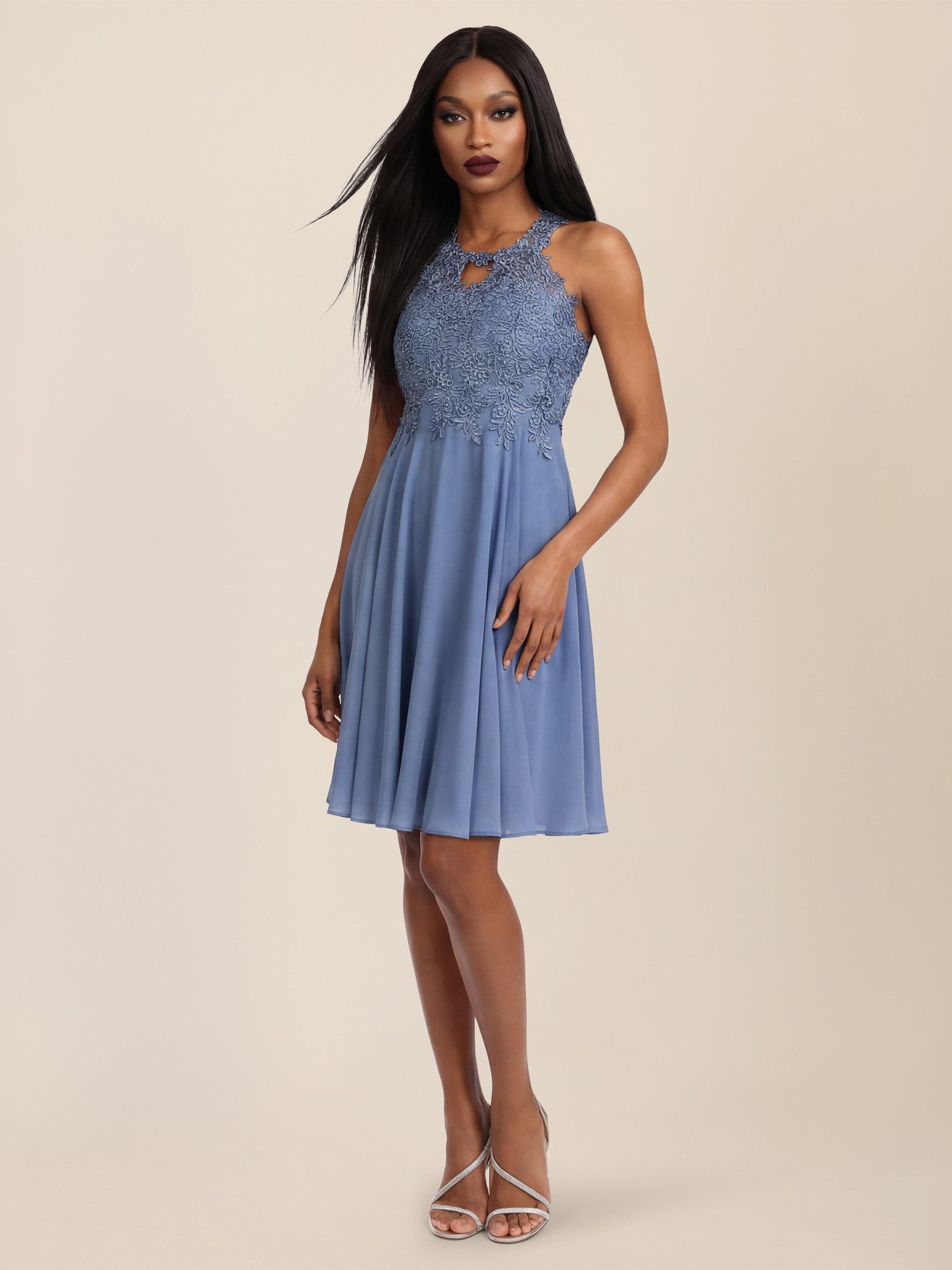 Apart Cocktailkleid mit floraler Spitzenpracht