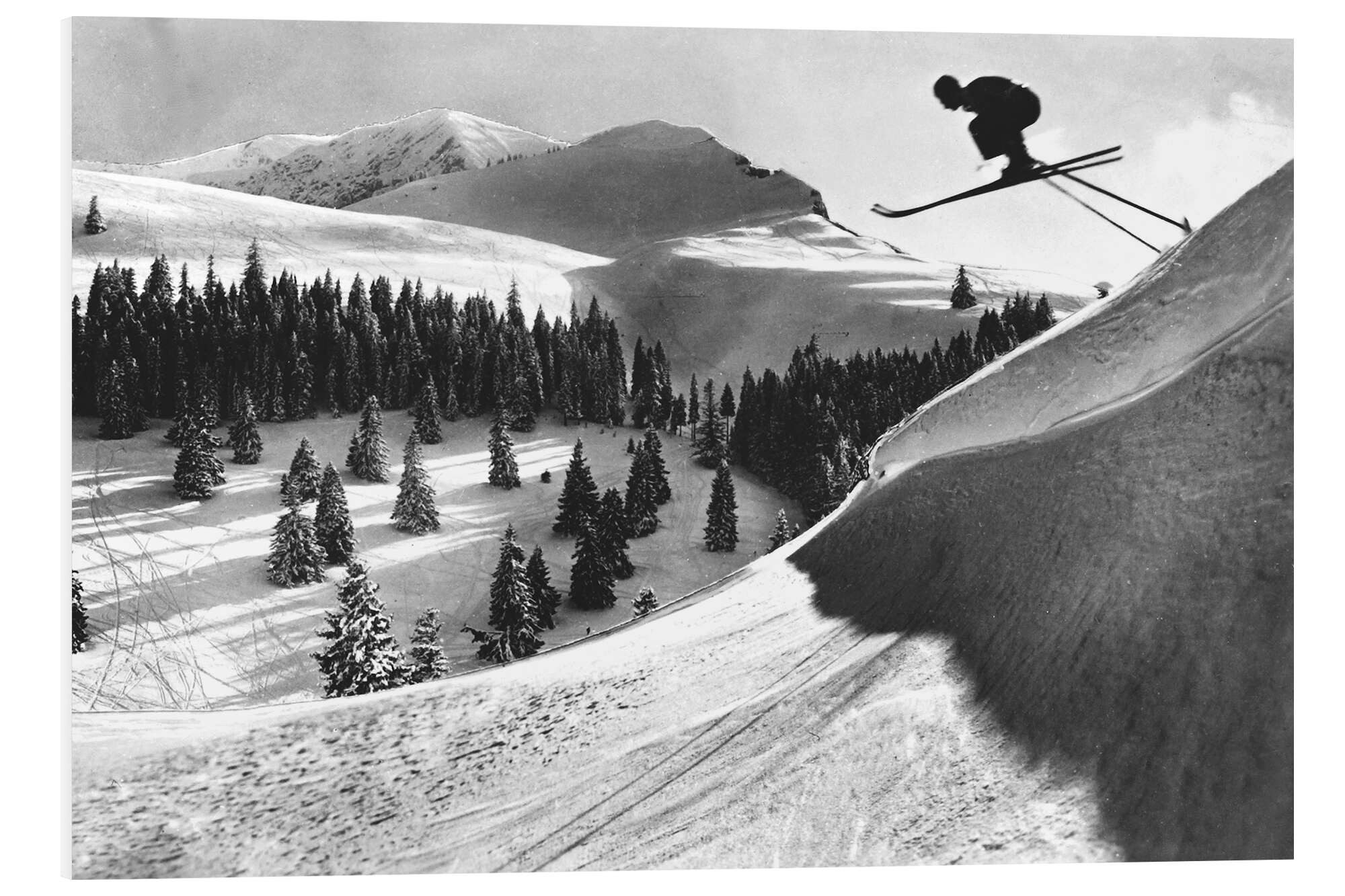 Posterlounge Forex-Bild Vintage Ski Collection, Skispringer in Schneelandschaft mit Bäumen, Vintage Fotografie