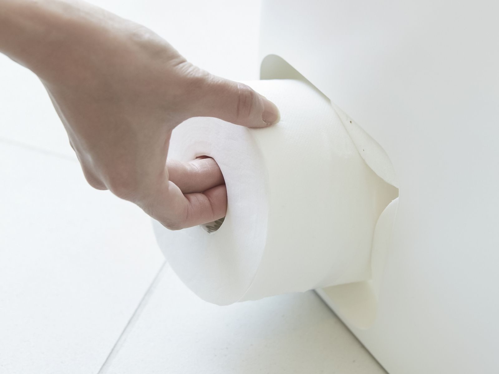 Yamazaki Toiletten-Ersatzrollenhalter Tower Toilettenpapier Aufbewahrung WC-Rollen Ersatzrollen Klopapier, Toilettenpapierständer, Aufbewahrung für 8 Rollen, st – Bild 4 von 5