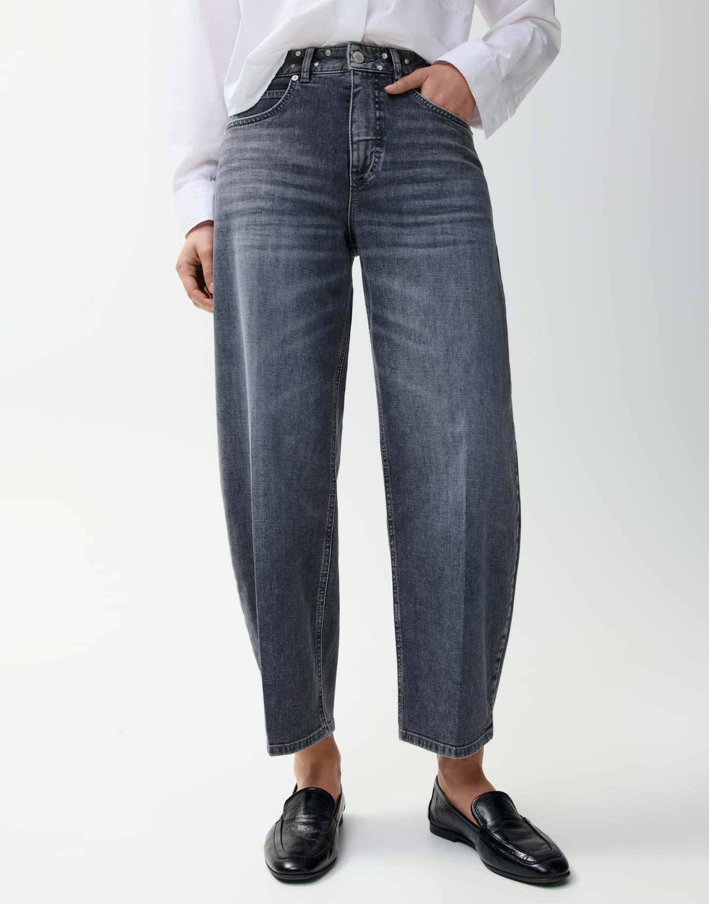 OPUS PANTS Relax-fit-Jeans Mari clear aus Baumwolle mit ovaler Passform Ovale Barrel-Silhouette mit elastischem Griff und Strass-Nieten