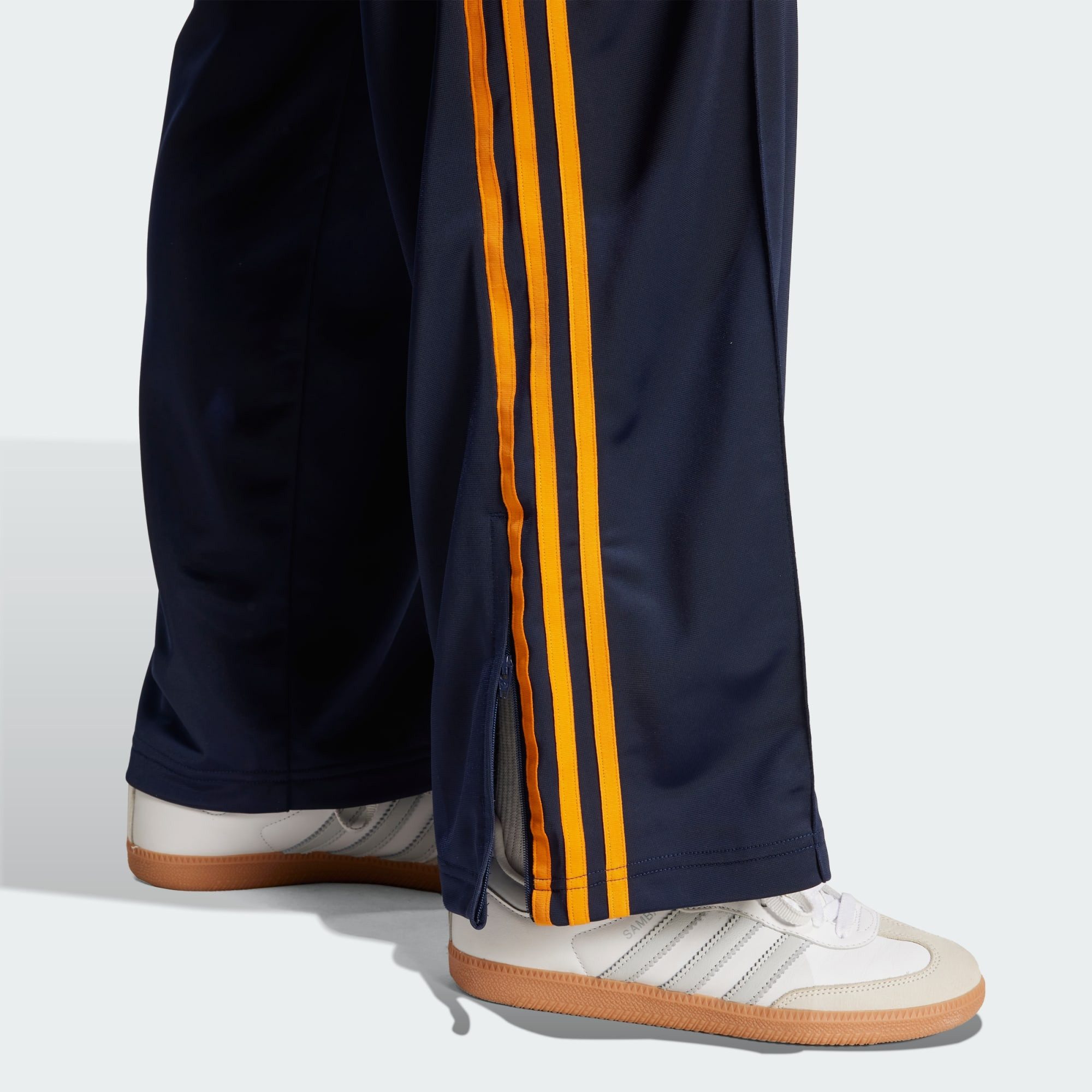adidas Originals Jogginghose ADICOLOR CLASSIC FIREBIRD LOOSE TRAININGSHOSE (1-tlg)