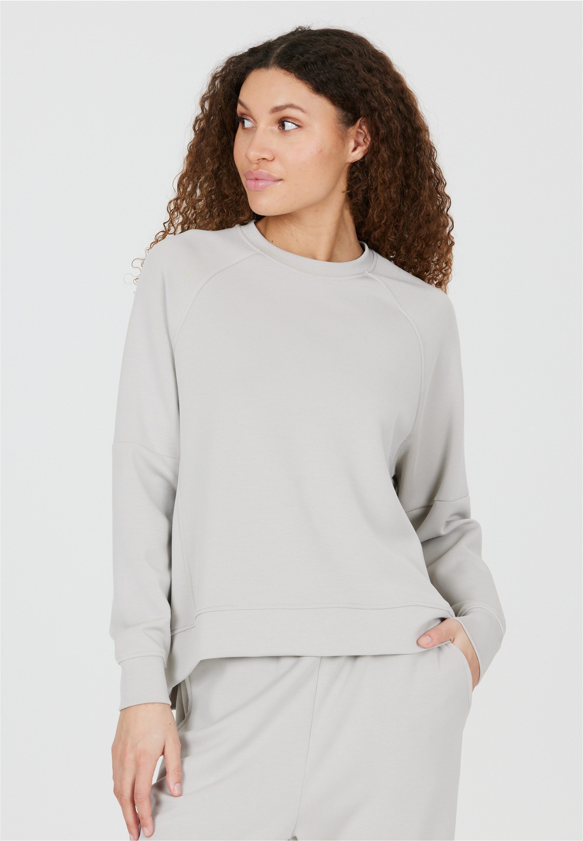 ATHLECIA Sweatshirt Jacey aus extra weichem Material