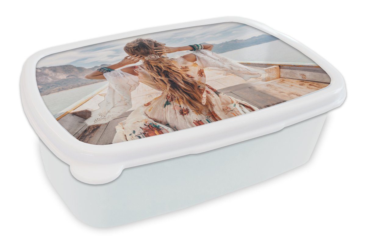 MuchoWow Lunchbox Frau - Boot - Norwegen - Weiß - Wasser - Bergen, Kunststoff, (2-tlg), Brotbox für Kinder und Erwachsene, Brotdose, für Jungs und Mädchen