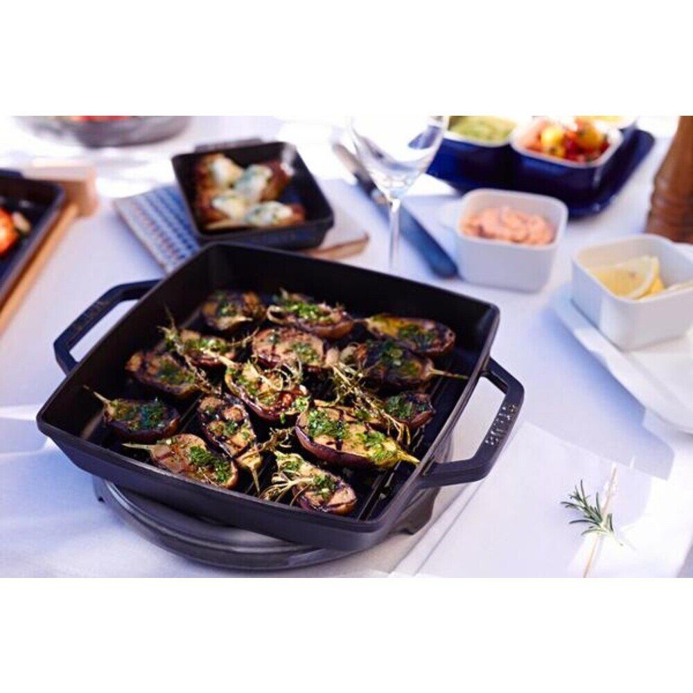 Staub Bratpfanne Grillpfanne 28x28 cm schwarz, Made in France, Gusseisen, emailliert, schwarz, Handreinigung