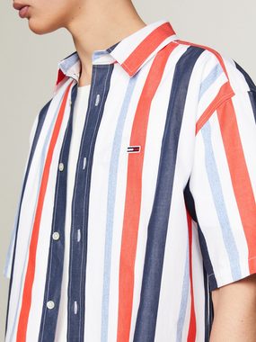 Tommy Jeans Kurzarmhemd TJM RLX STRIPES SHIRT mit mehrfarbigen Streifen