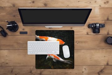 MuchoWow Gaming Mauspad Koi-Karpfen in einem flachen schwarzen Teich (1-St), Mousepad mit Rutschfester Unterseite, Gaming, 40x40 cm, XXL, Großes