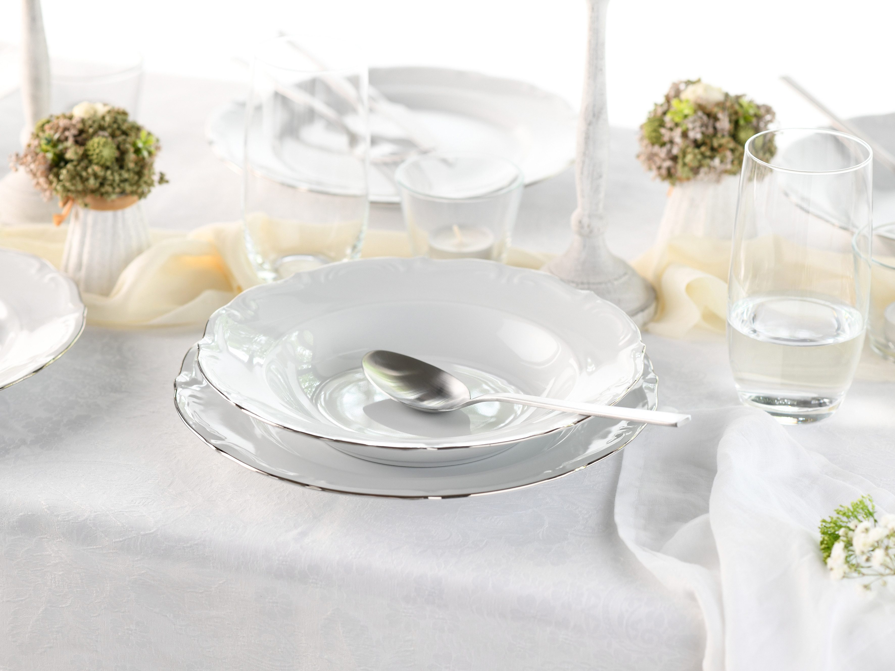 CreaTable Tafelservice Maria Theresia, Tafel-Service 12-tlg (12-tlg), 6 Personen, Porzellan, Teller Set, Traditionelle Porzellanform