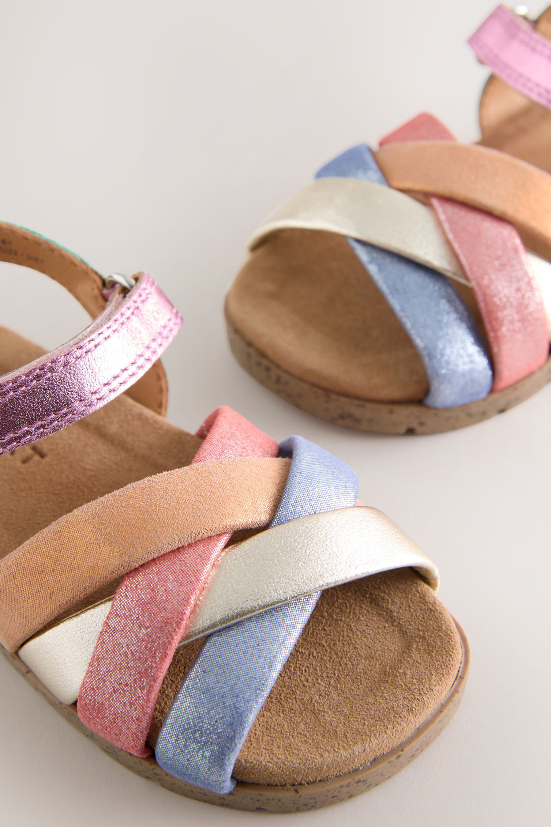 Next Ledersandalen in Flechtoptik mit Klettverschluss Sandale (1-tlg)