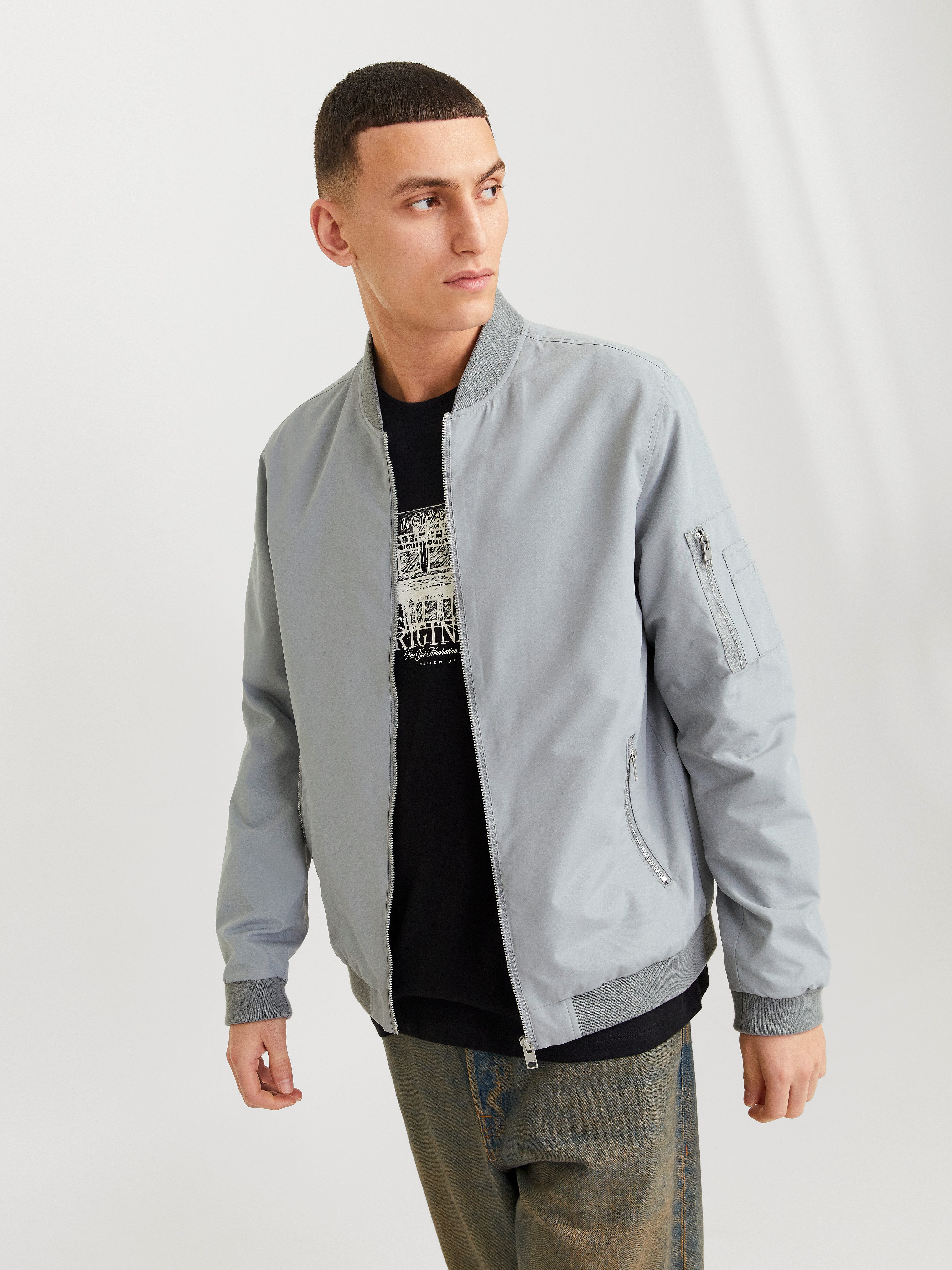 Jack & Jones Blouson JJERUSH mit Stehkragen und Reißverschlusstaschen unifa günstig online kaufen