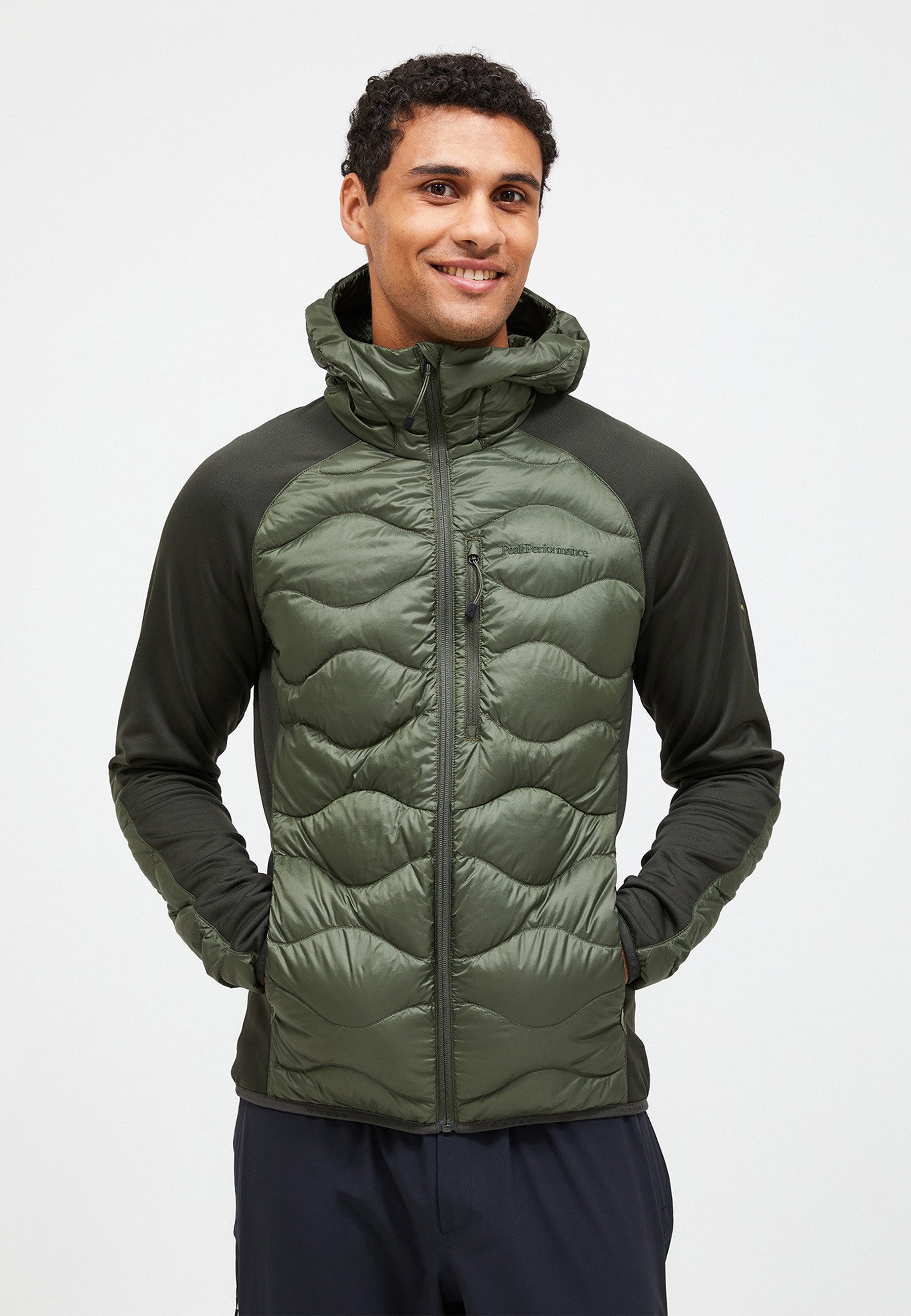 Peak Performance Trainingsjacke M Helium Down Hybrid Hood mit sportivem Design