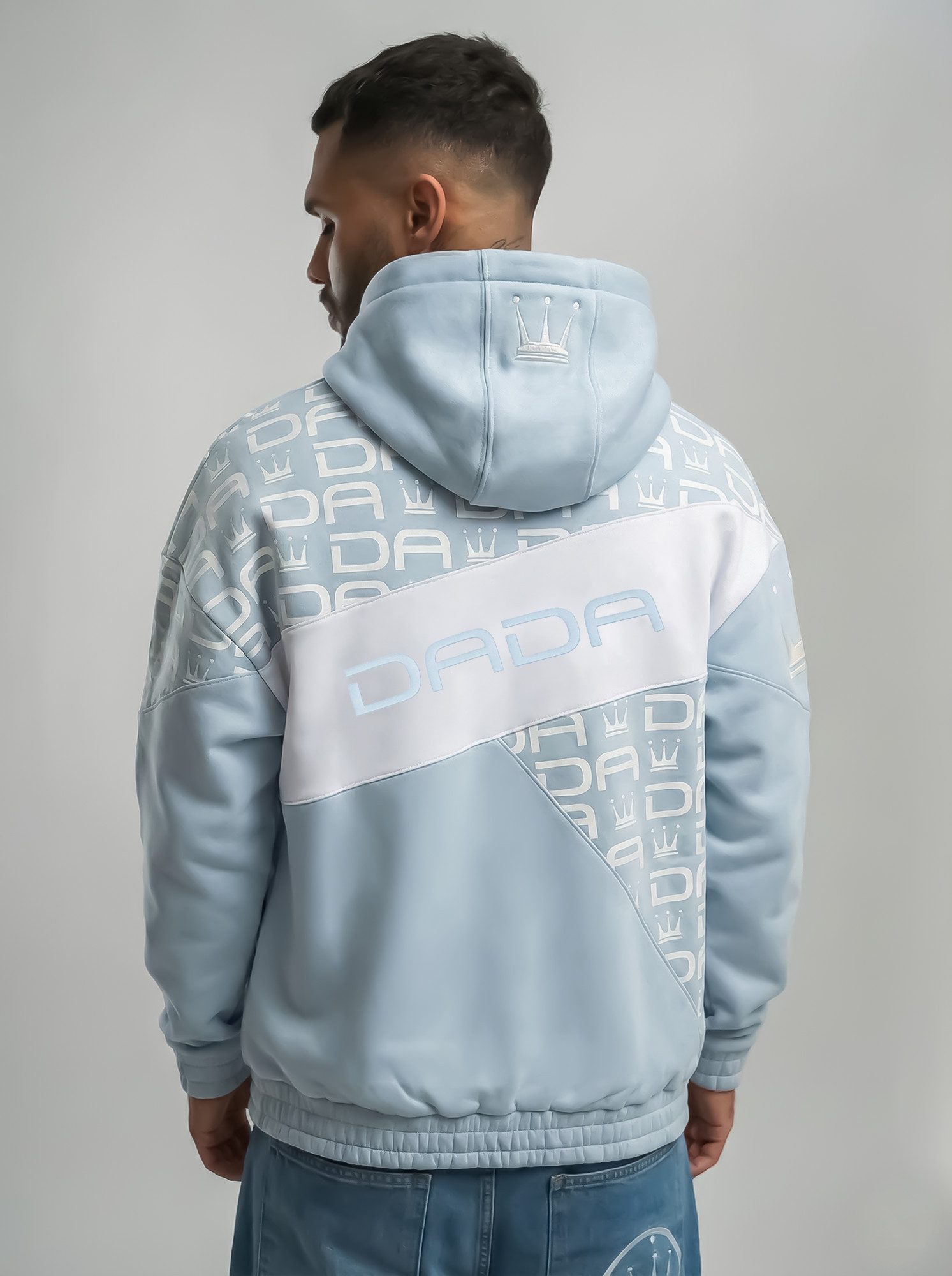 DADA Supreme Hoodie Oversize Schnitt mit Allover Logo und für Herren Baumwolle Normal Fit ohne Kragen Langarm Logo atmungsaktiv – Bild 4 von 4