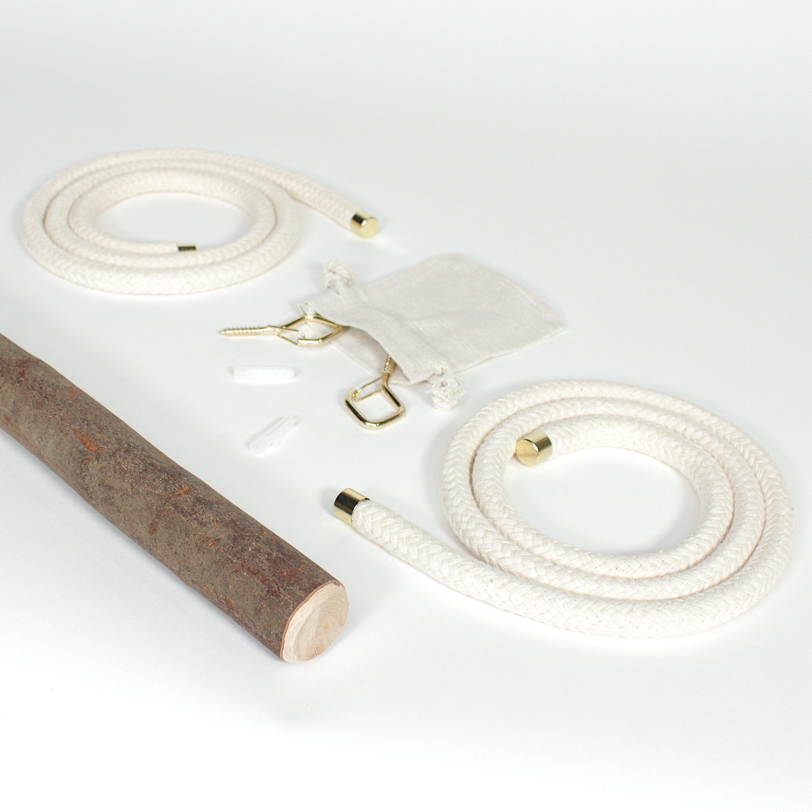 herbeschick. Garderobenstange Hängegarderobe "Naturbursche", Kleiderstange, Wandgarderobe, (Naturstock mit Rinde und Baumwollseil), Echte Materialien: Naturstock mit echter Rinde und Baumwollseil