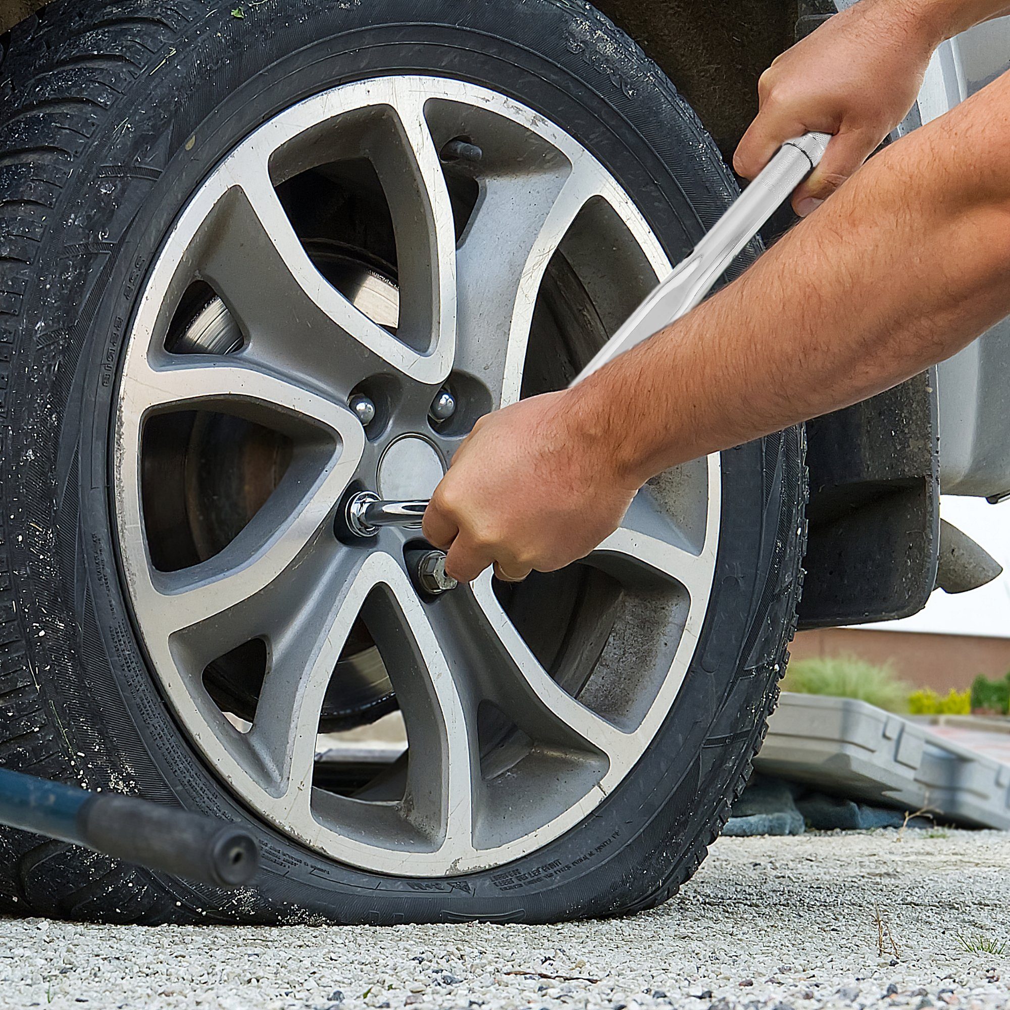 Arebos Precision Torque Wrench Socket Set 40–210 Nm, incl. Case & Accessories, 6-Piece Set, Ideal for DIY enthusiasts, car mechanics, bicycle and motorcycle maintenance.