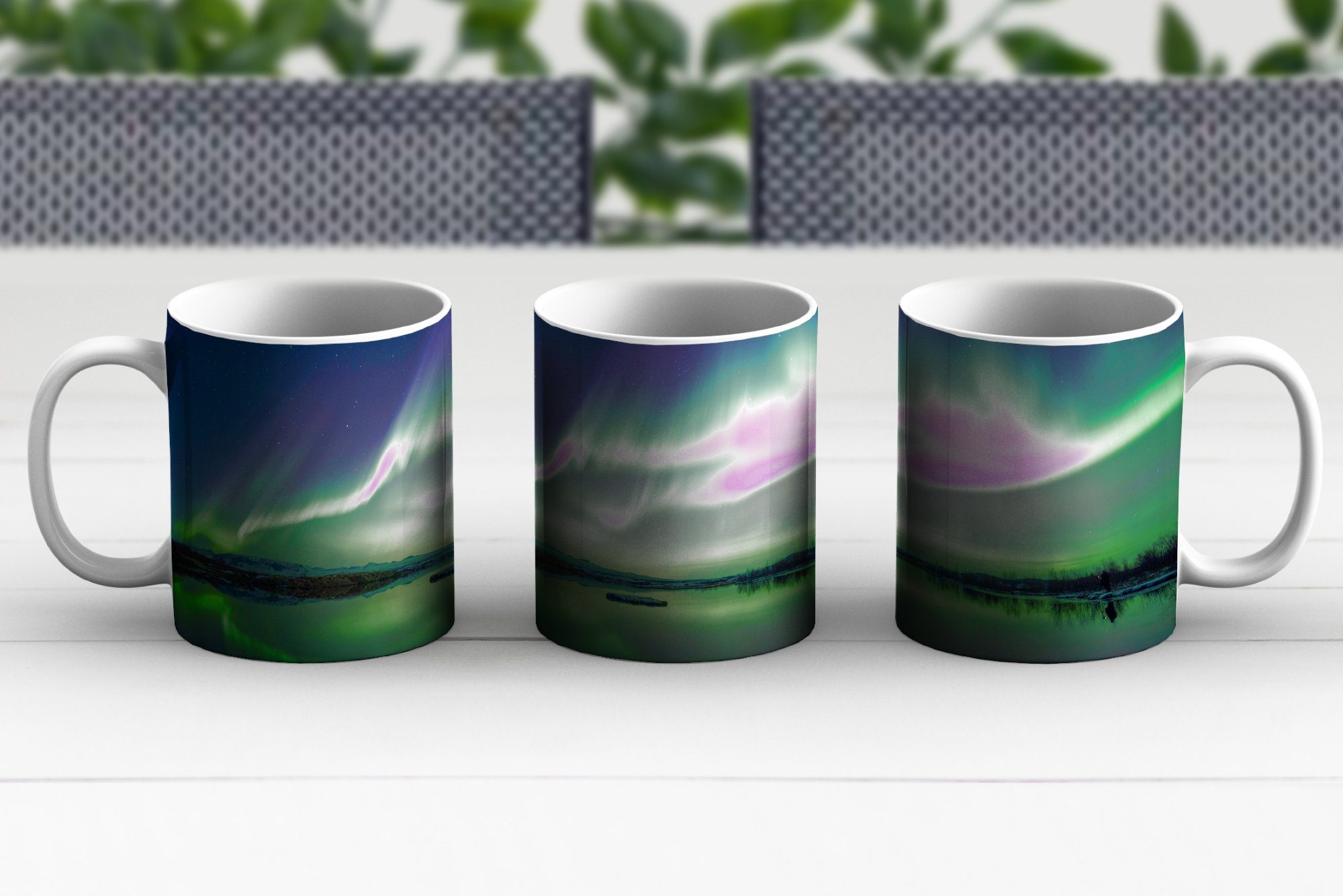 Teetasse, See Geschenk - Grün Kaffeetassen, Keramik, Schnee, MuchoWow - Wald - Nordlicht Teetasse, Becher, - - Island Tasse