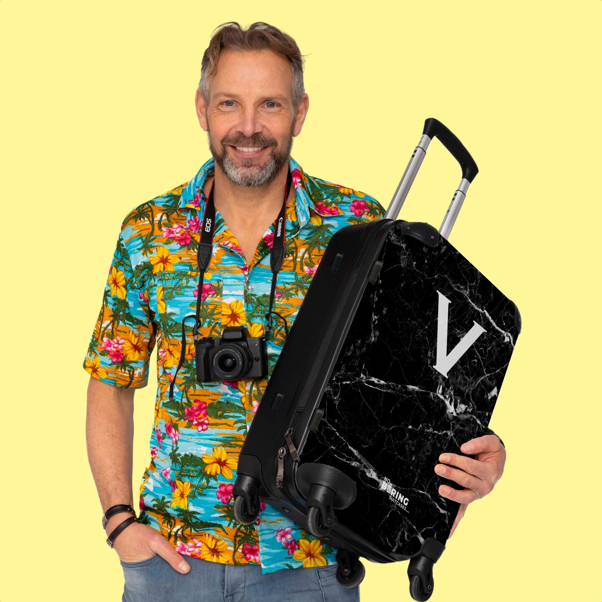 Schwarz V, 4 mit - Rollkoffer Aufgabegepäck Reisekoffer 4 - Rollen, Marmordruck Rollen Buchstabe Koffer NoBoringSuitcases.com© - 67x43x25cm Trolley Große