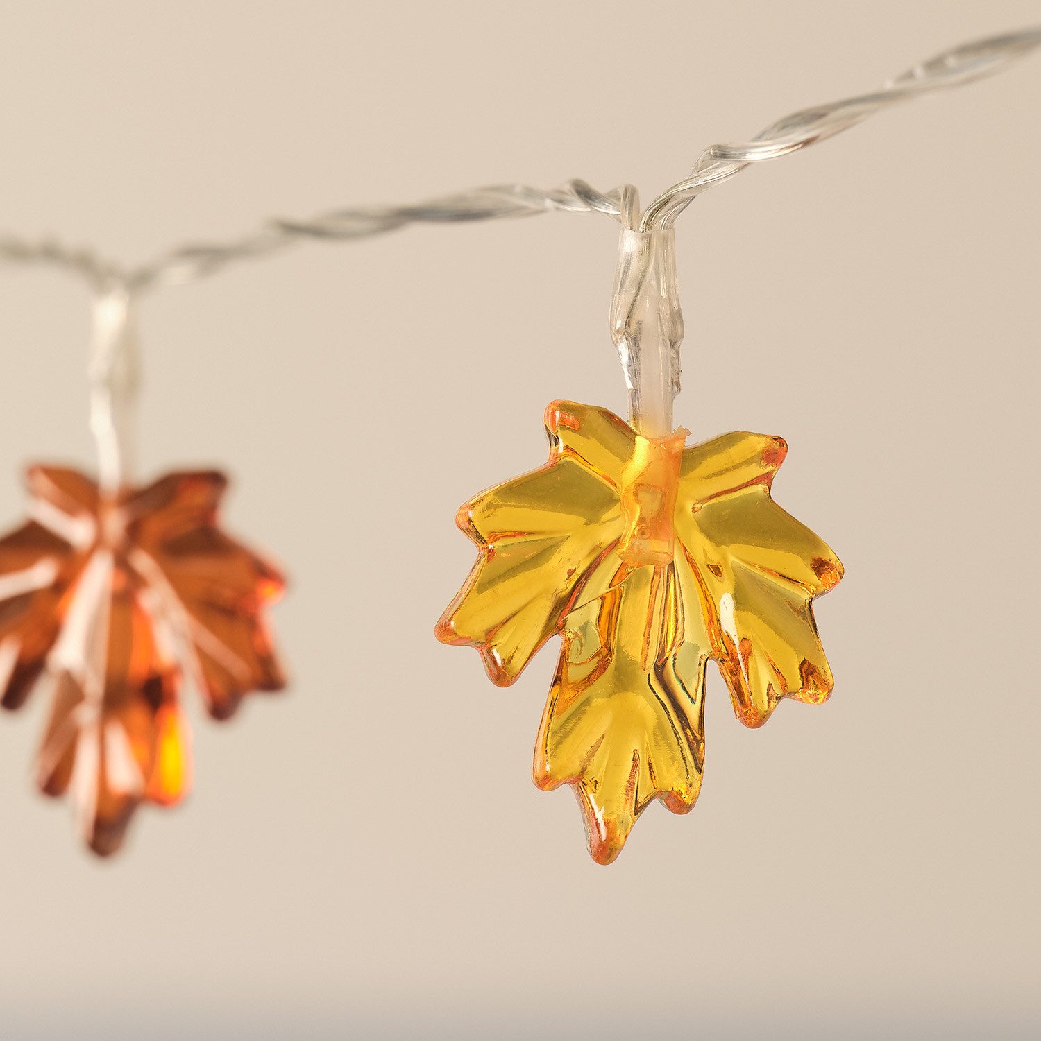Lights4fun LED-Lichterkette 20er Ahornblatt LED-Lichterkette mit Timer Orange – Bild 3 von 4