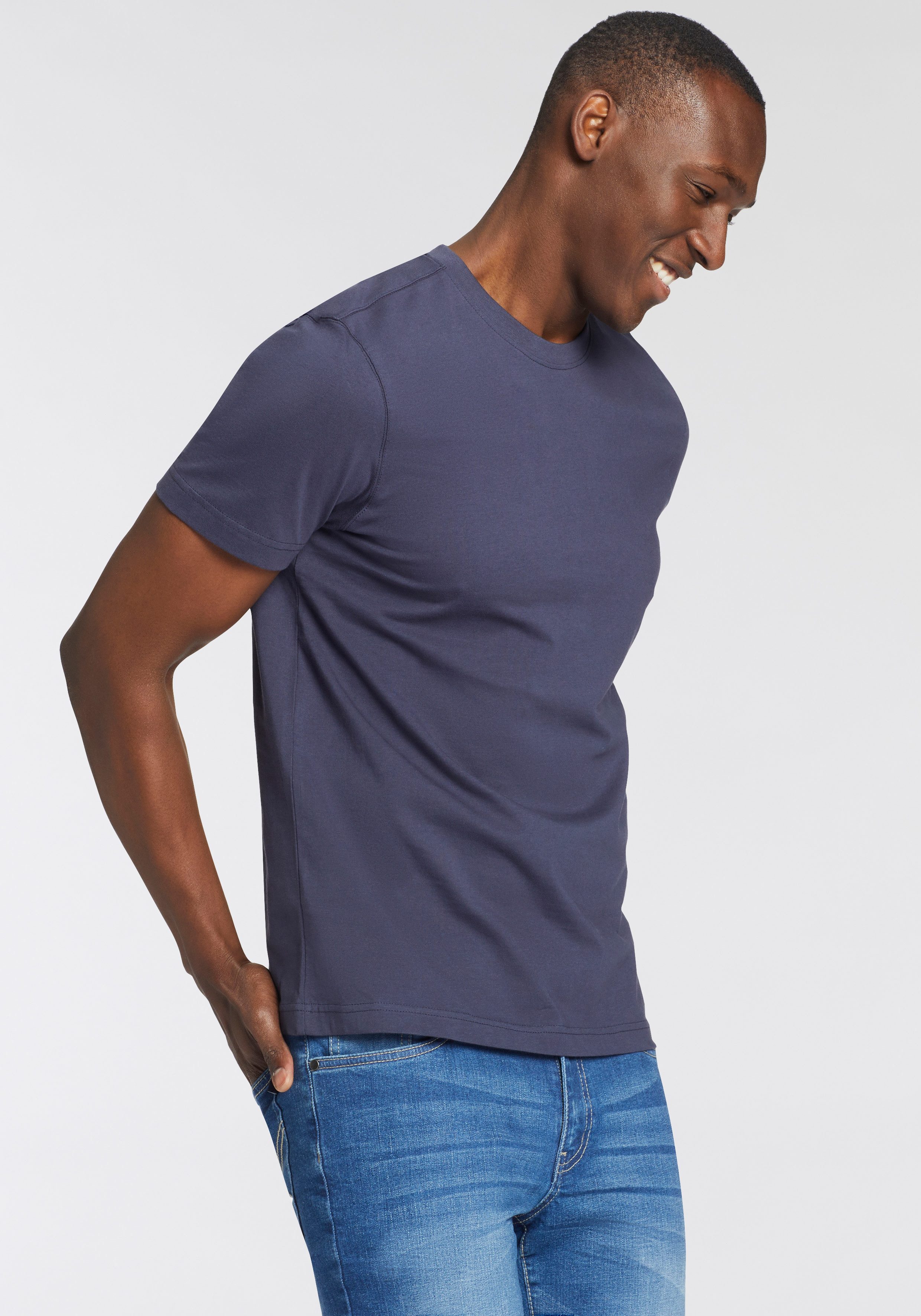 Man's World T-Shirt neue Farben! Preis-Leistungs Bestseller! Auch in Großen Größen (3er-Pack) aus Baumwolle, angenehmer Tragekomfort, hochwertige Verarbeitung – Bild 4 von 5