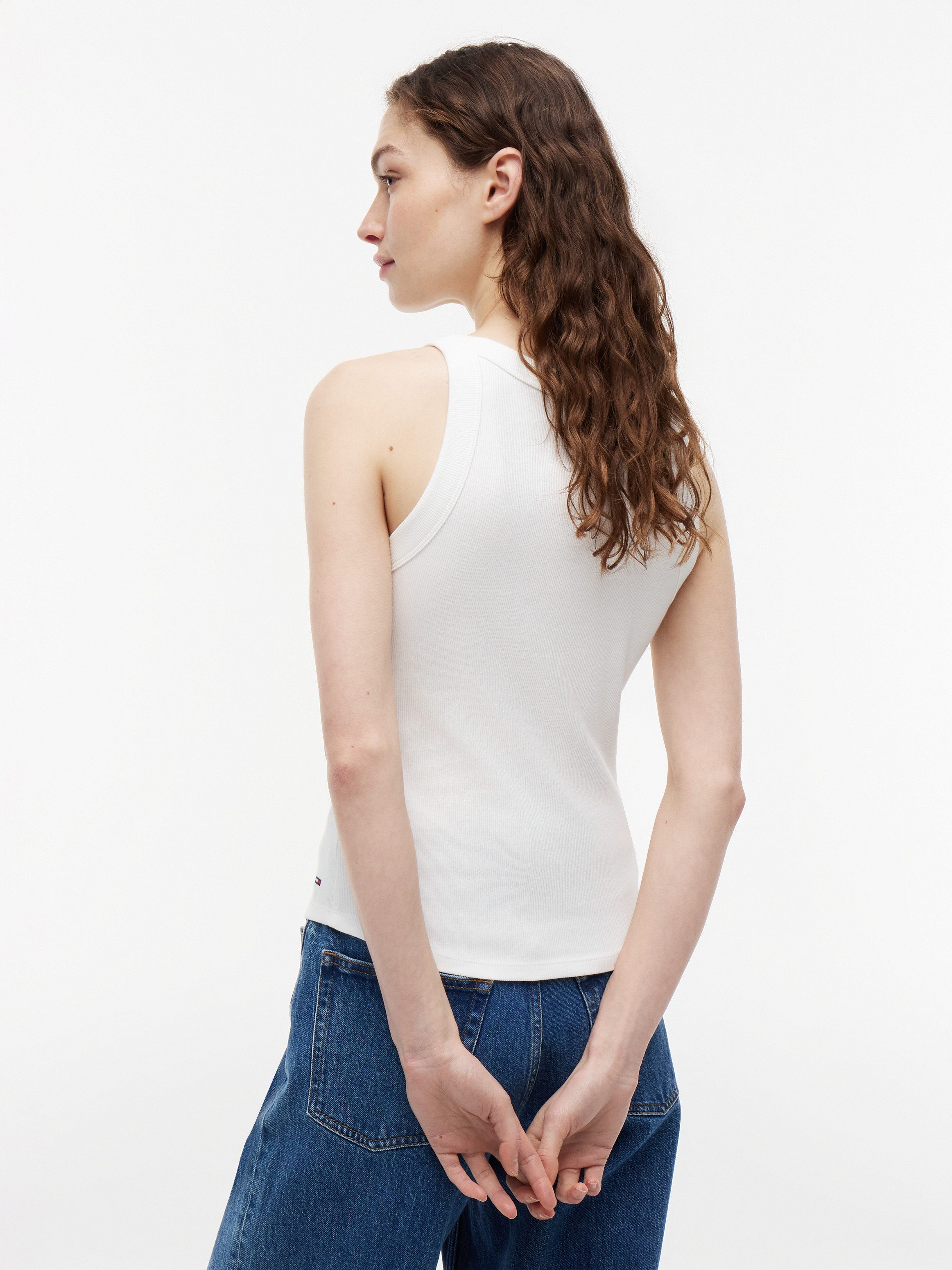 Tommy Jeans Ripptanktop TJW SLIM ESS LOGO 1 RIB TANK Baumwollmischung, slim fit, in gerippter Struktur