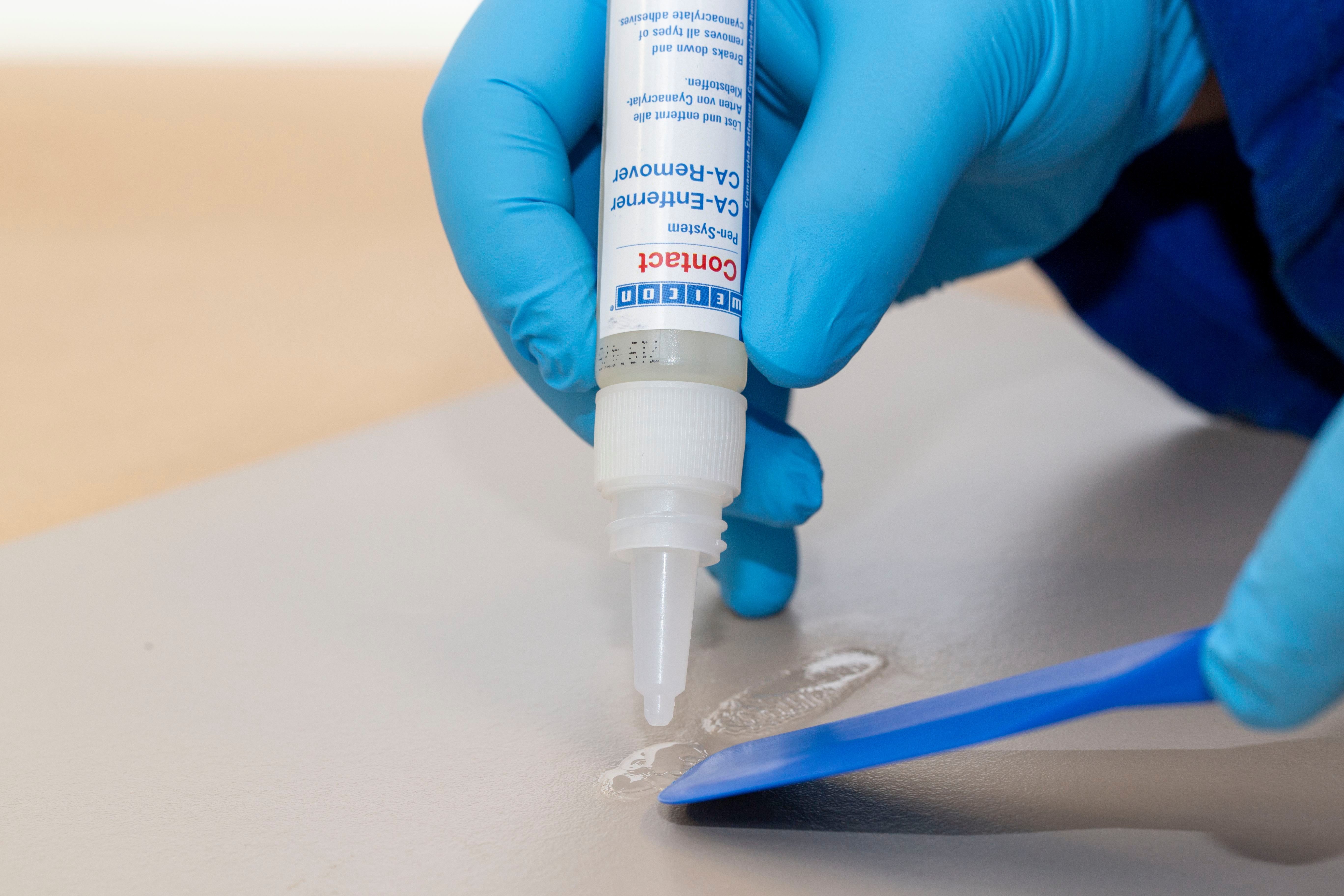 WEICON Sekundenkleber Klebstoffentferner für Cyanacrylat-Klebstoffe, (Flasche), nicht leicht entzündlich, hoher Flammpunkt >120 °C