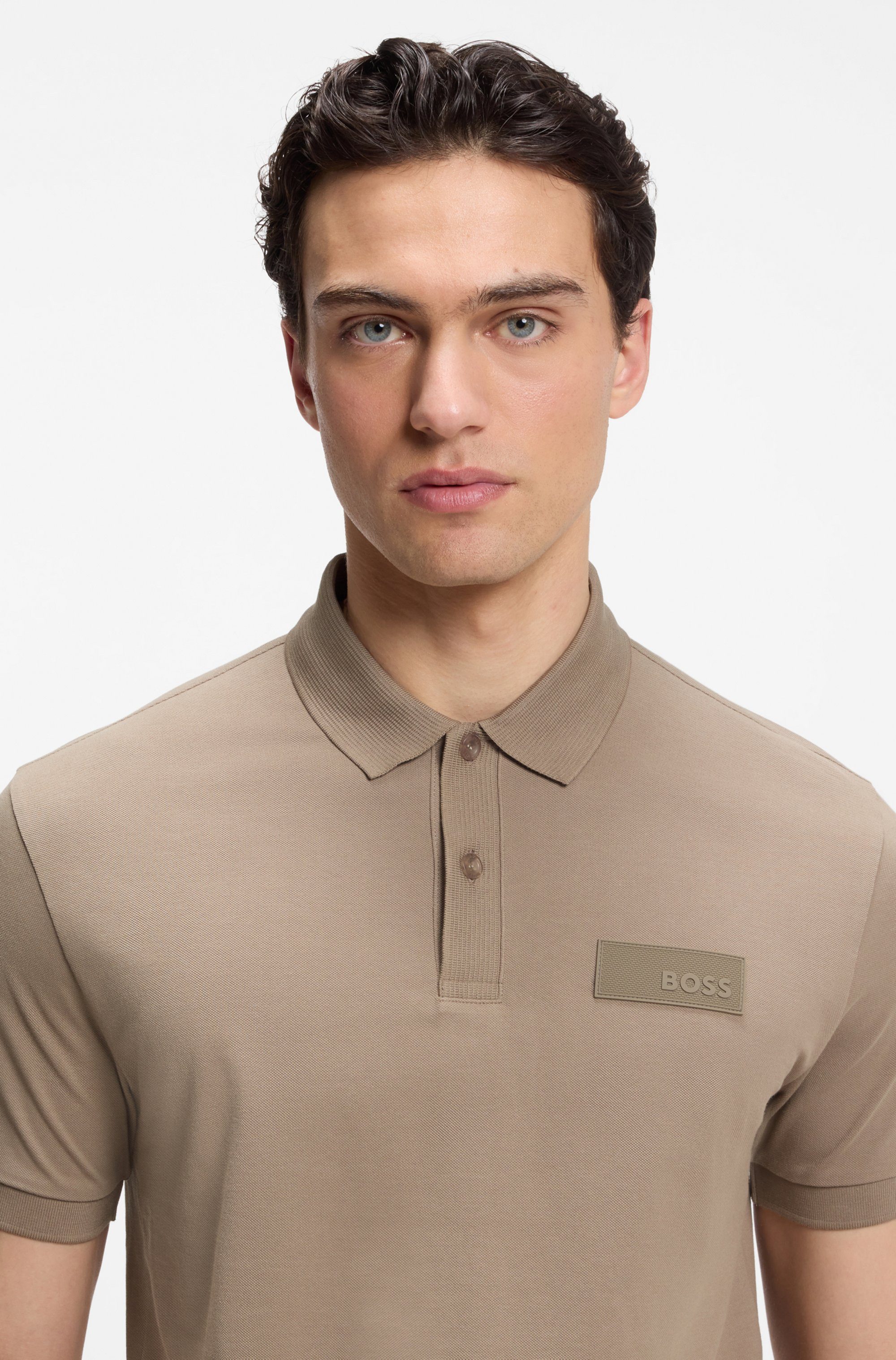 BOSS GREEN Poloshirt Paddy Logo Patch Regular Fit atmungsaktive Piqué-Webstruktur, Flachstrickkragen, gerader Schnitt