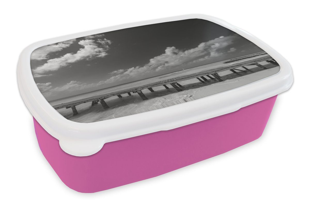 MuchoWow Lunchbox Seitenansicht der Strandpromenade Isla Mujeres - Schwarz und weiß, Kunststoff, (2-tlg), Brotbox für Erwachsene, Brotdose Kinder, Snackbox, Mädchen, Kunststoff rosa