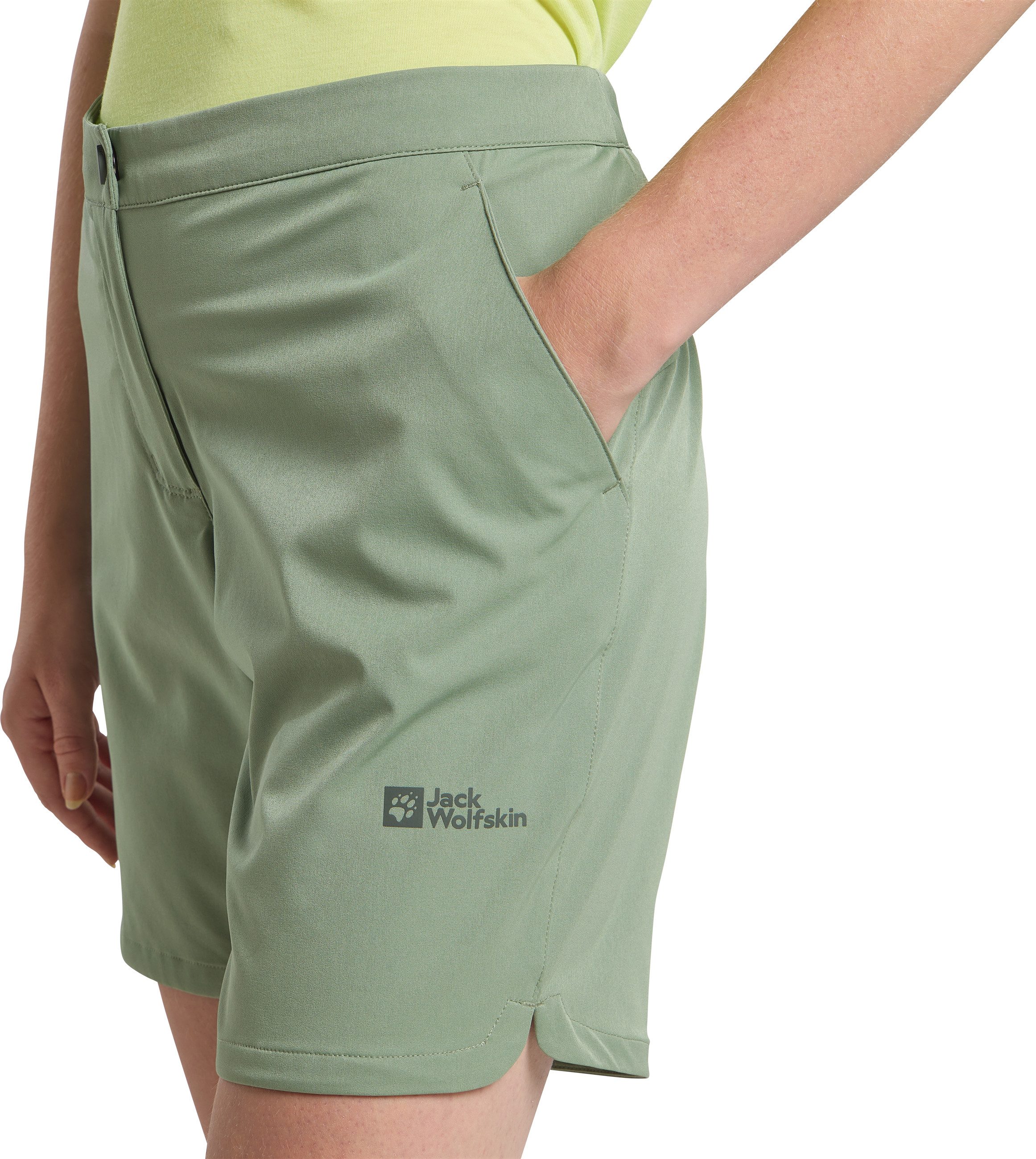 Jack Wolfskin Shorts HIKING ALPINE SHORT W mit mehreren Taschen, atmungsaktiv, feuchtigkeitsableitend