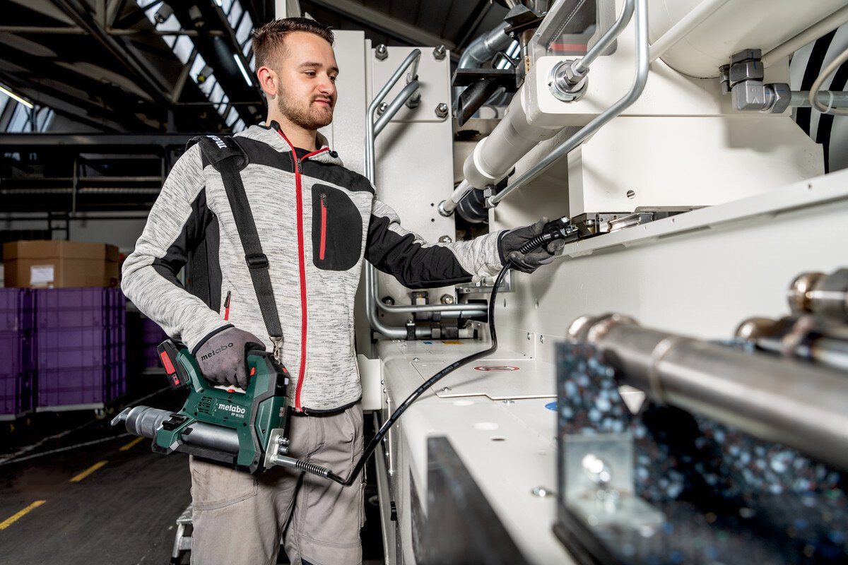 metabo Akku-Kartuschenpistole FP 18 LTX, Fettpresse 2 x 2 Ah Li-Ion in metaBox 165 L