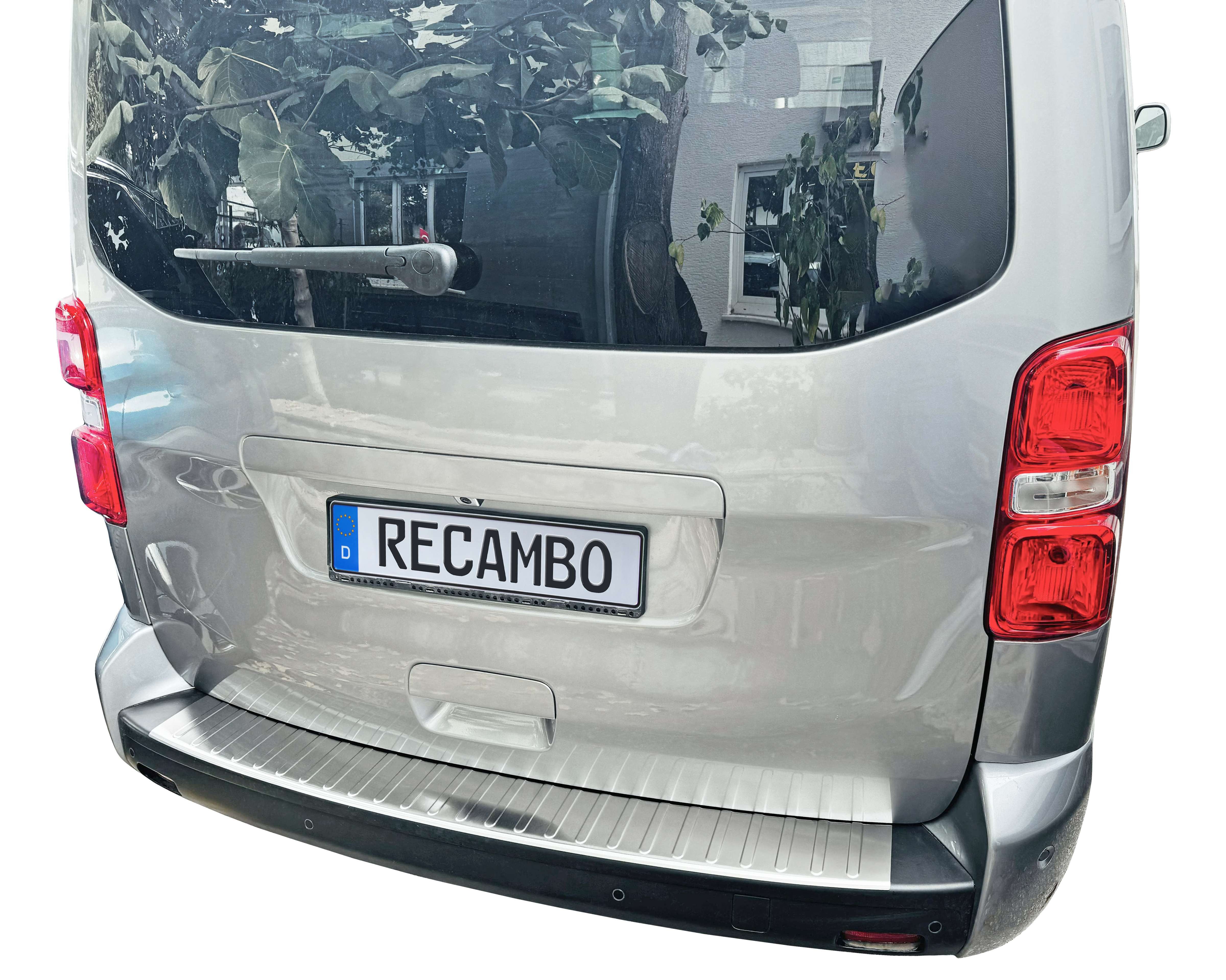 RECAMBO Ladekantenschutz für Toyota ProAce, BJ ab 2016> Stoßstangenschutz, V2A rostfrei, Exklusive Optik, praktischer Schutz & perfekte Passform – Bild 3 von 5