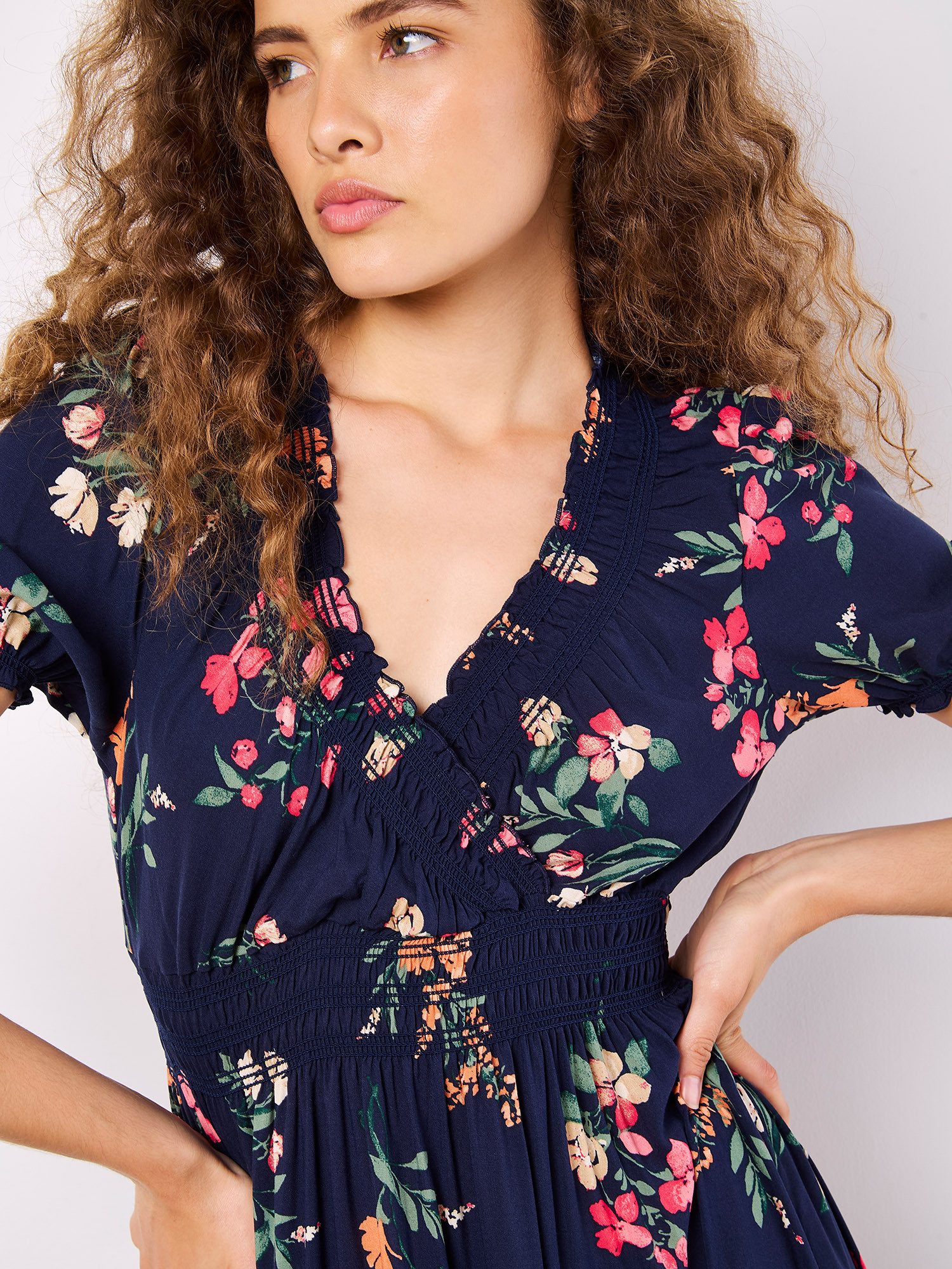 Apricot Maxikleid Sommerliches Blumenkleid, mit Smockdetails günstig online kaufen