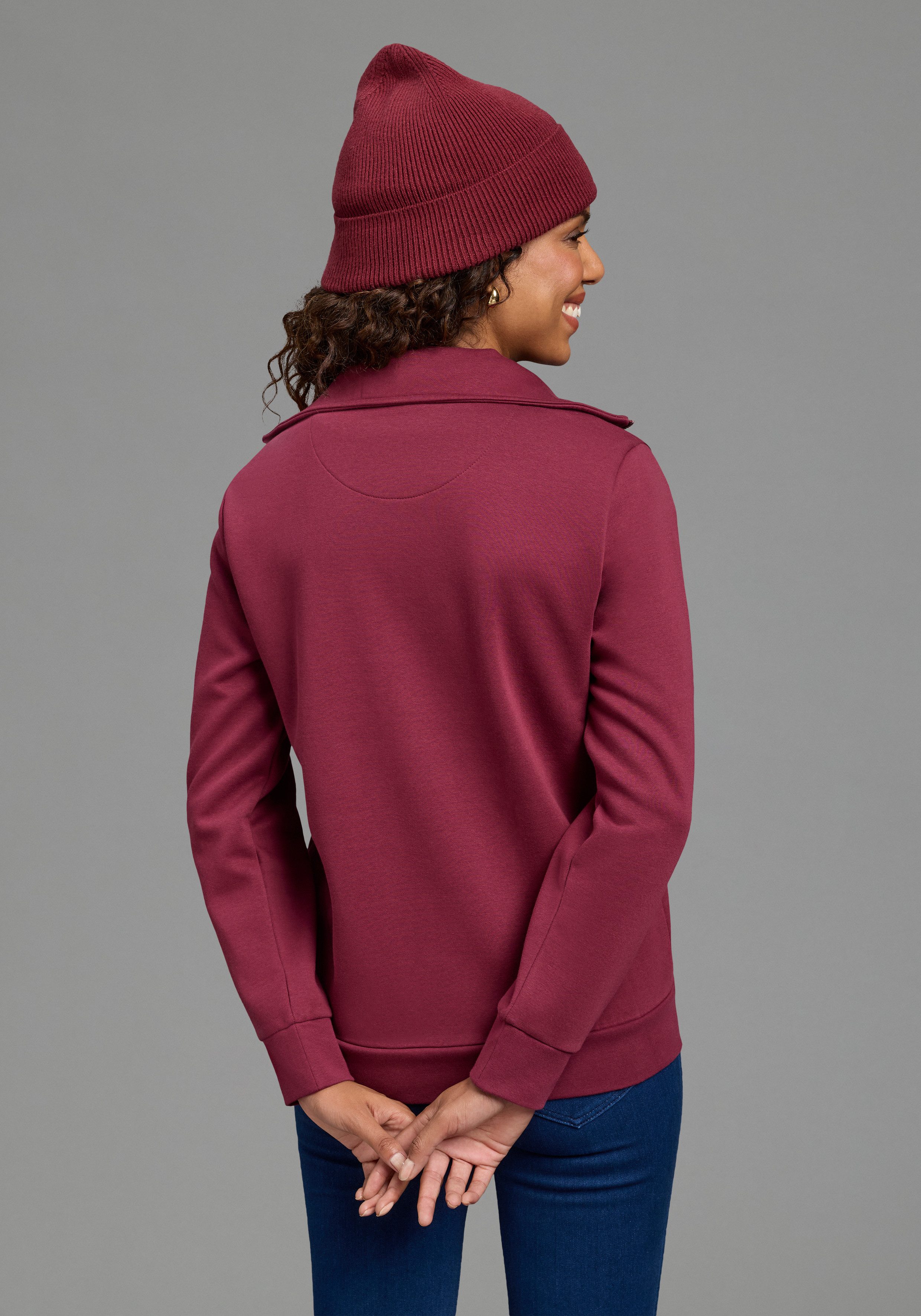 Ocean Sportswear Sweatjacke mit bedrucktem Kragen, in kuscheliger Sweatware, mit Eingriffstaschen. € 39,99, (€ 39,99 pro 1 Stk).