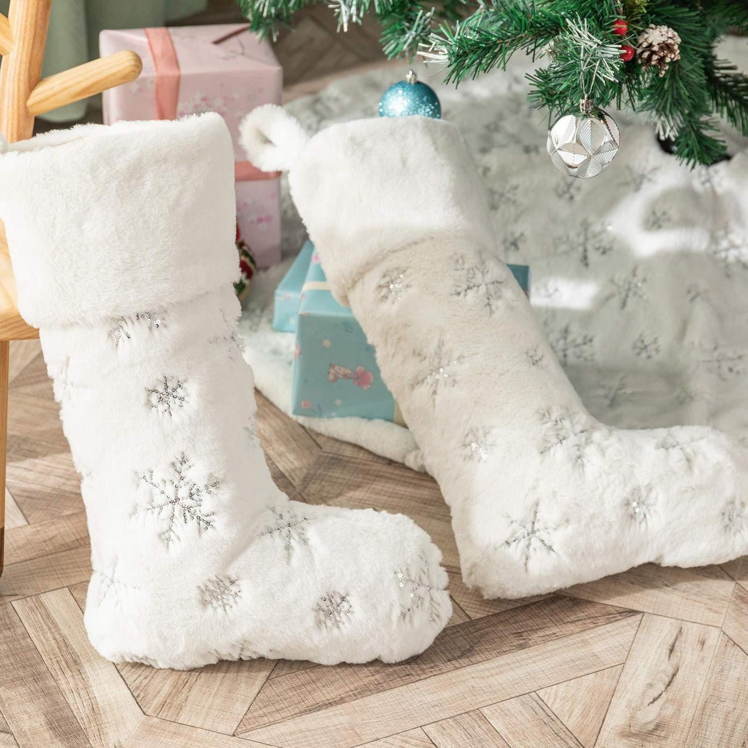 LuxusKollektion Nikolausstiefel Weihnachtsstrumpf Weiß Kunstpelz 56 cm (2 St)