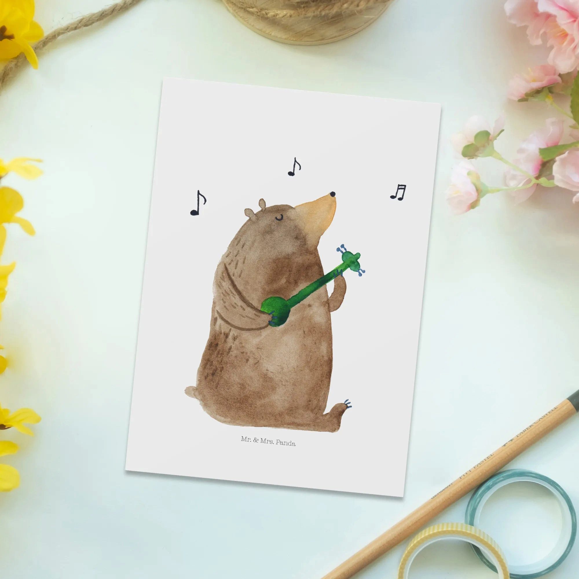 Thumbnail - Mr. & Mrs. Panda Postkarte Bär Gitarre - Weiß - Geschenk, Grußkarte, Geschenkkarte, Karte, Ansic, Liebevolles Design