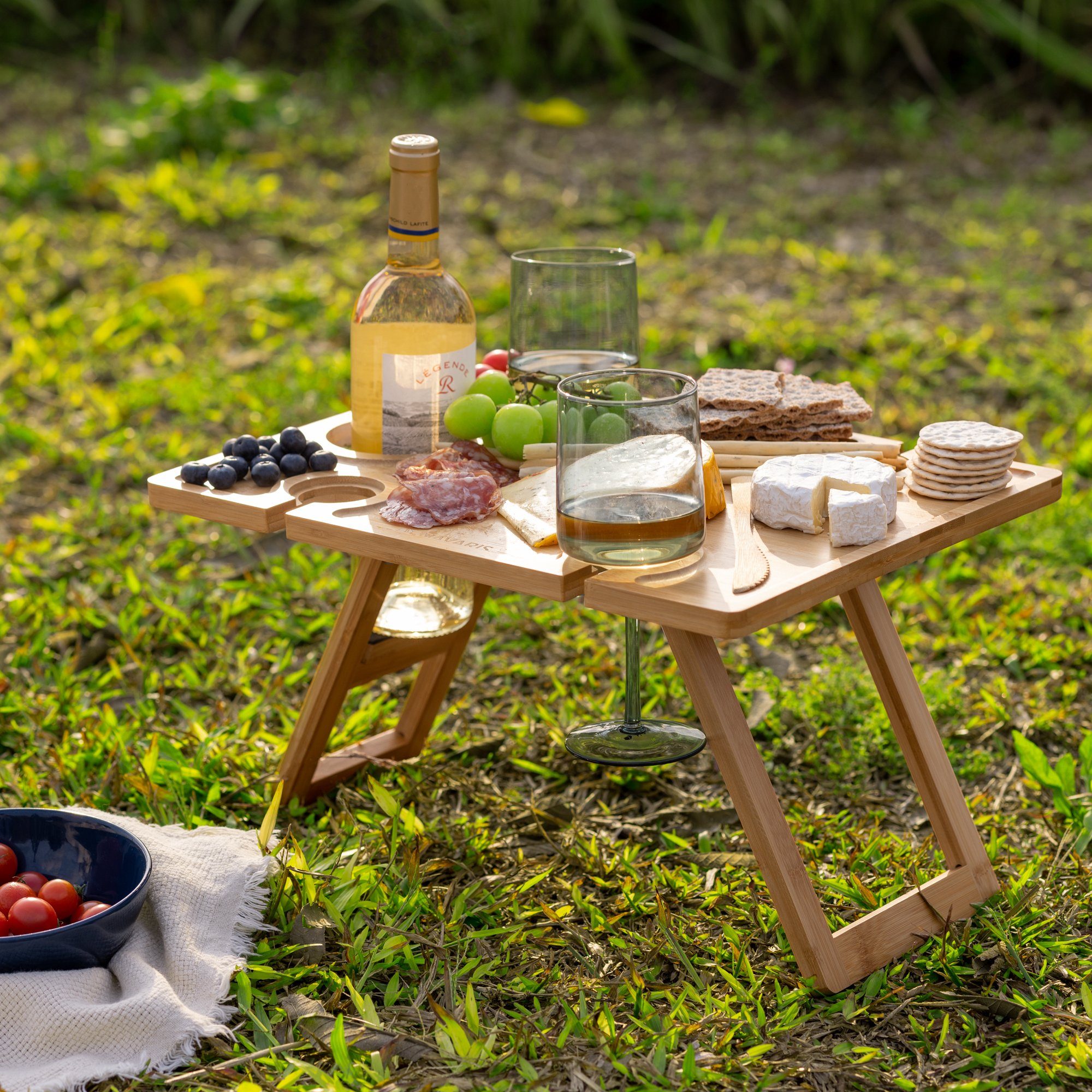 tragbarer klappbar Navaris Picknick - Picknicktisch Holz Tabletttisch aus Tisch