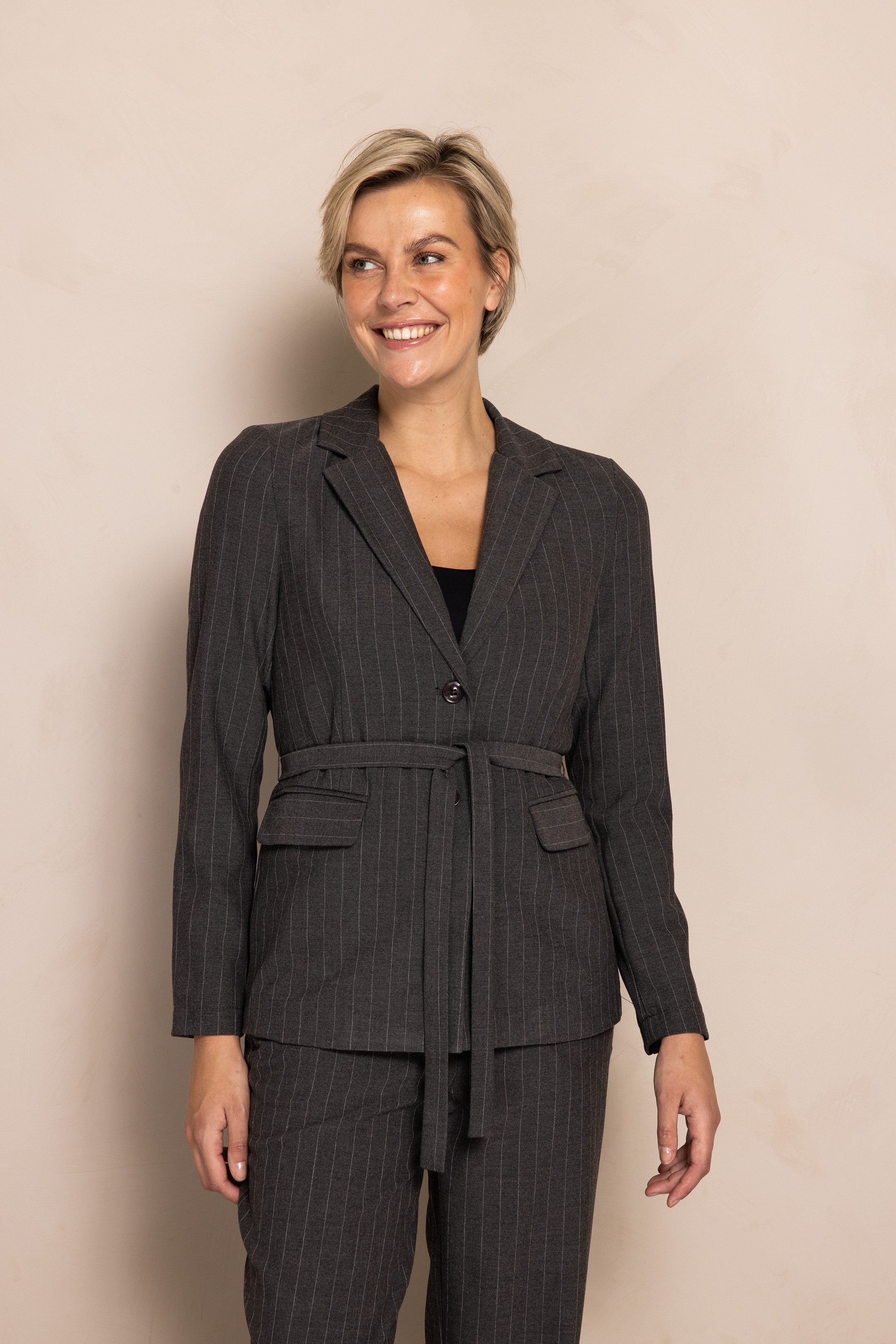 Zhrill Longblazer ZHTAMIKA