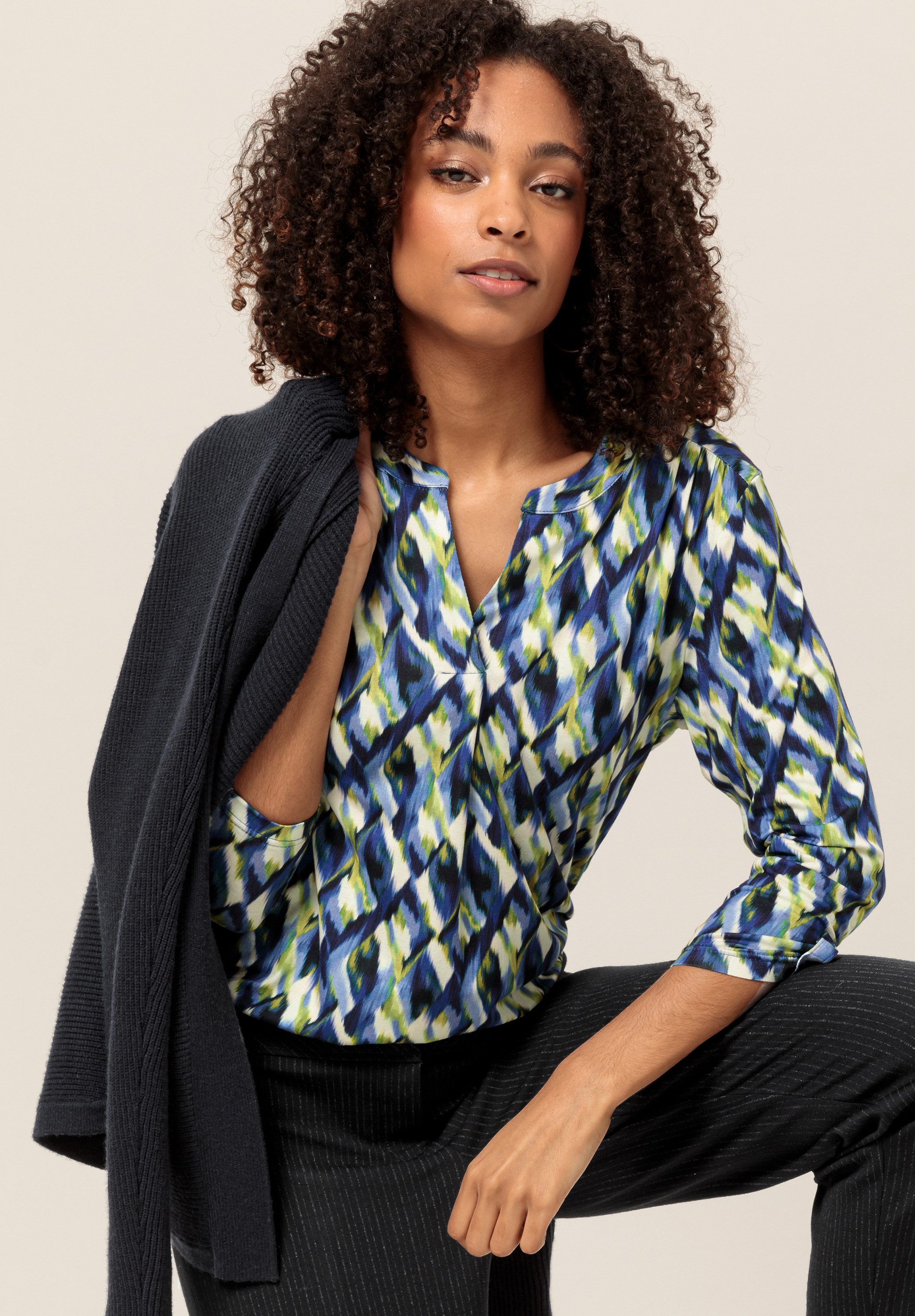 bianca Print-Shirt PAULA in modernem Allover-Print in Trendfarben