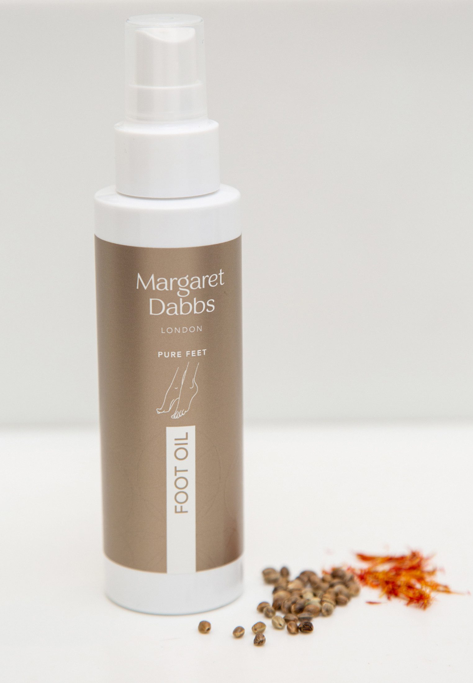 Margaret Dabbs Fußlotion Margaret Dabbs Fußpflege Pure Foot Oil Luxuriöses Fußöl mit Buriti-, Hanfsamen- und Jojobaöl und Duftnoten aus Bergamotte und Petitgrain, antimykotisch und antibakteriell,  intensiv regenerierend.