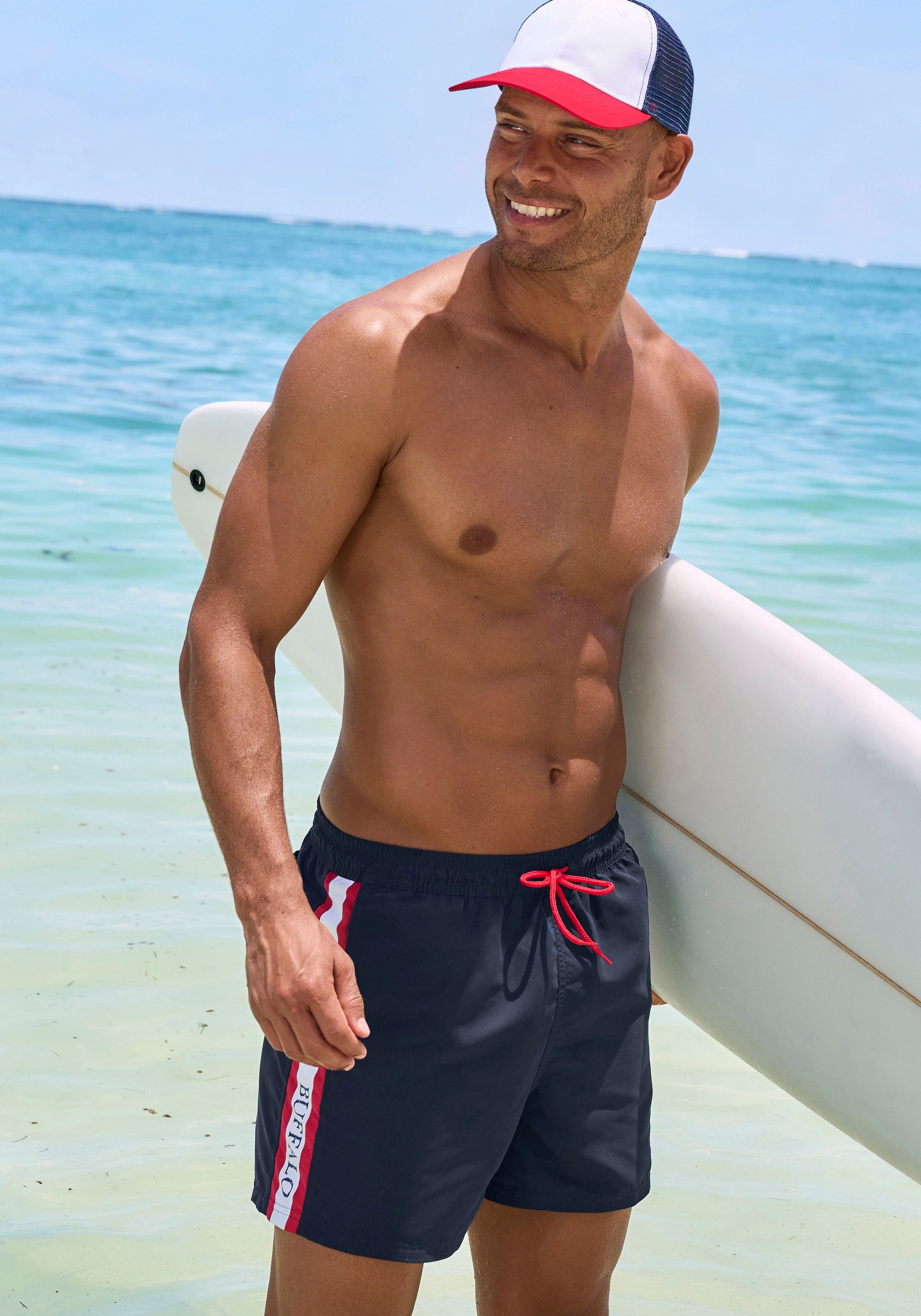 Buffalo Badeshorts mit kontrastfarbenen Details günstig online kaufen