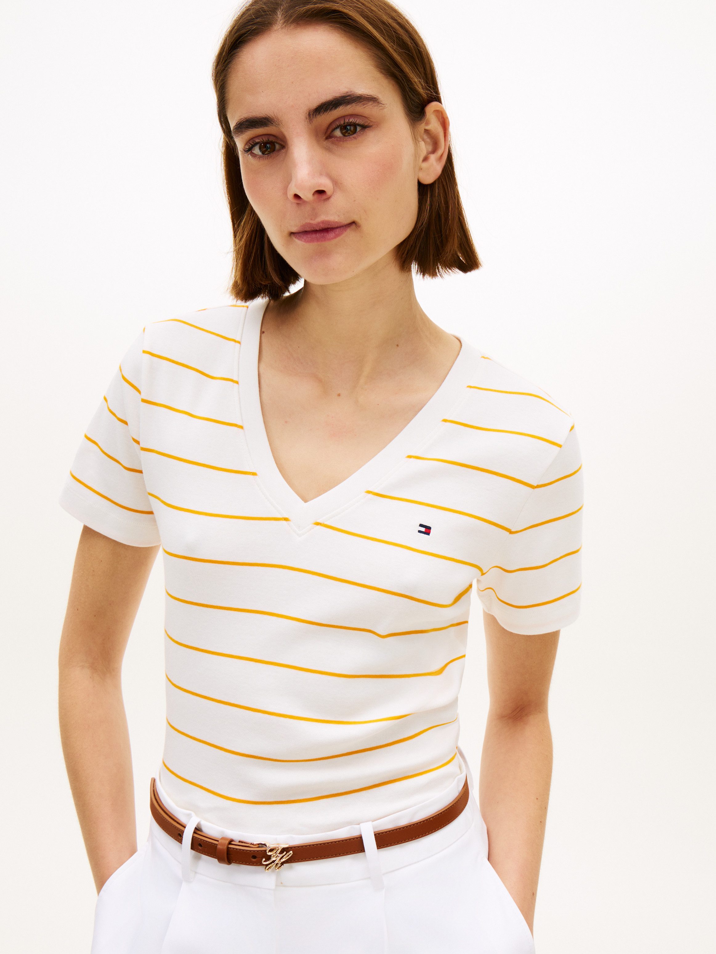Tommy Hilfiger T-Shirt SLIM CODY V-NECK SHORT SLEEVE aus Baumwolle, Logostickerei, gestreift