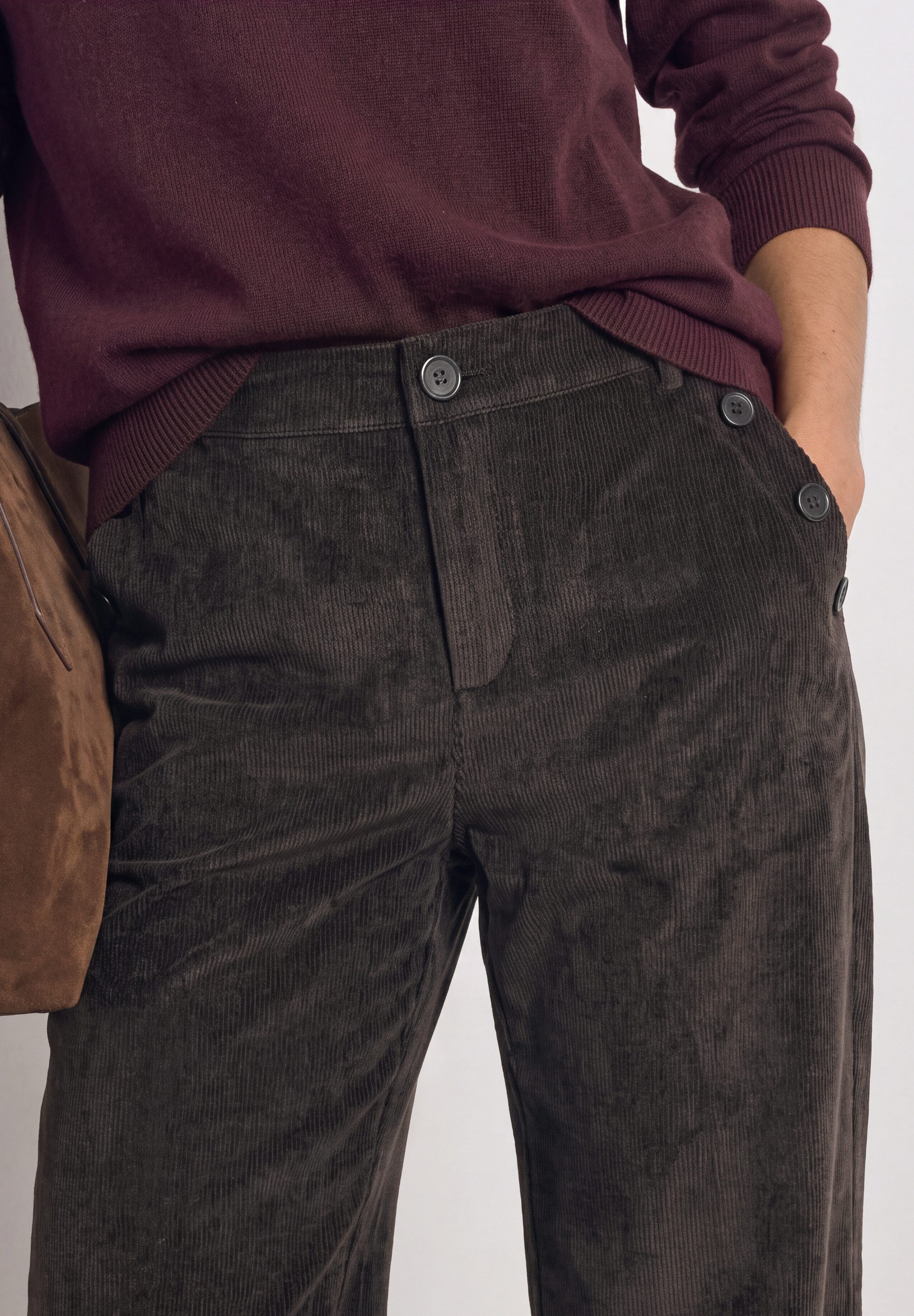 STREET ONE Cordhose Style Amalia Streight Leg mit Zierknöpfen – Bild 3 von 5