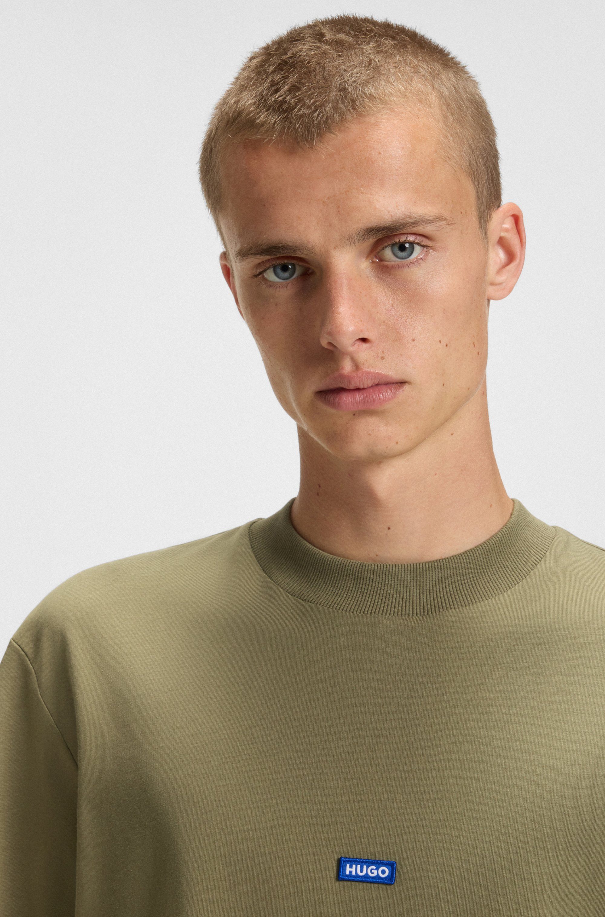 HUGO Blue T-Shirt Nieros mit Logo-Patch günstig online kaufen